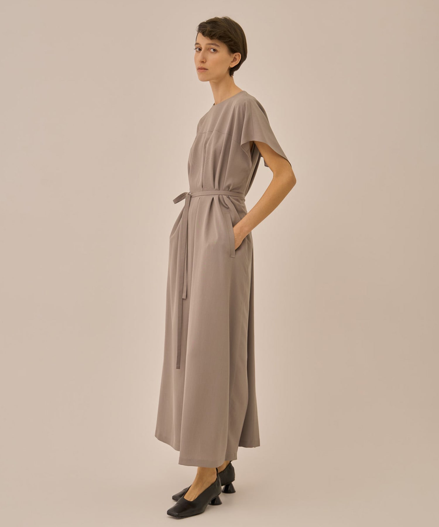 Selina back cape dress AKIRANAKA