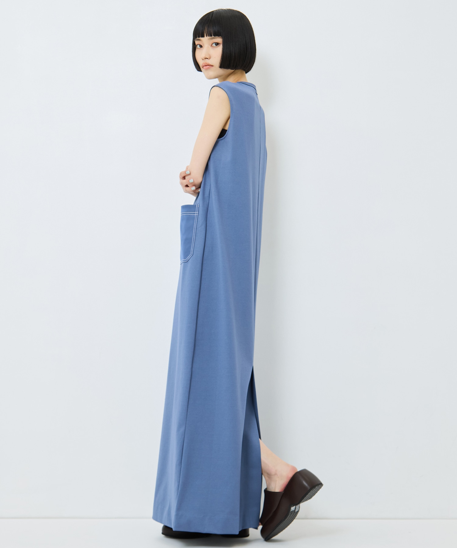 REFINA STRUCTURED SLEEVELESS DRESS CINOH