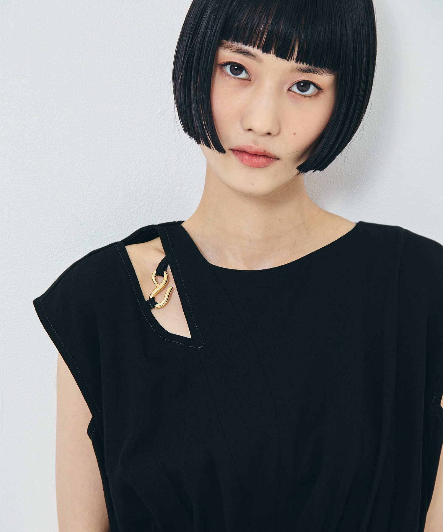 別注CUT-OUT FLERED DRESS 