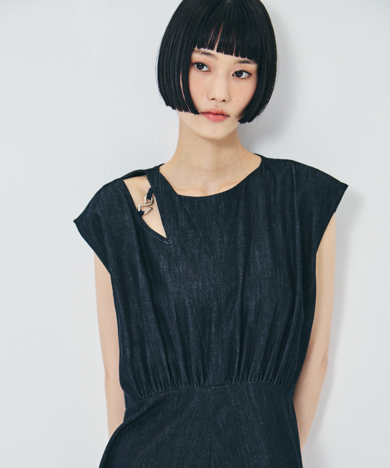 別注CUT-OUT FLERED DRESS 