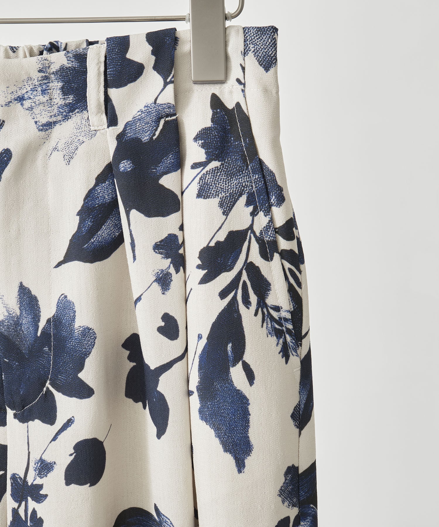 GRAINY FLOWER STRAIGHT PANTS AMERI