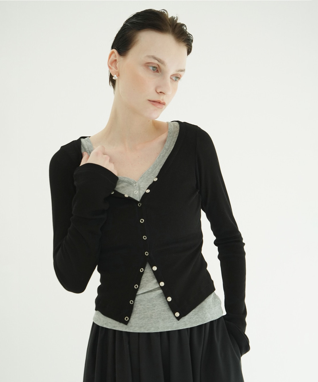 CURVED NECK LAYERED SET TOPS CLANE