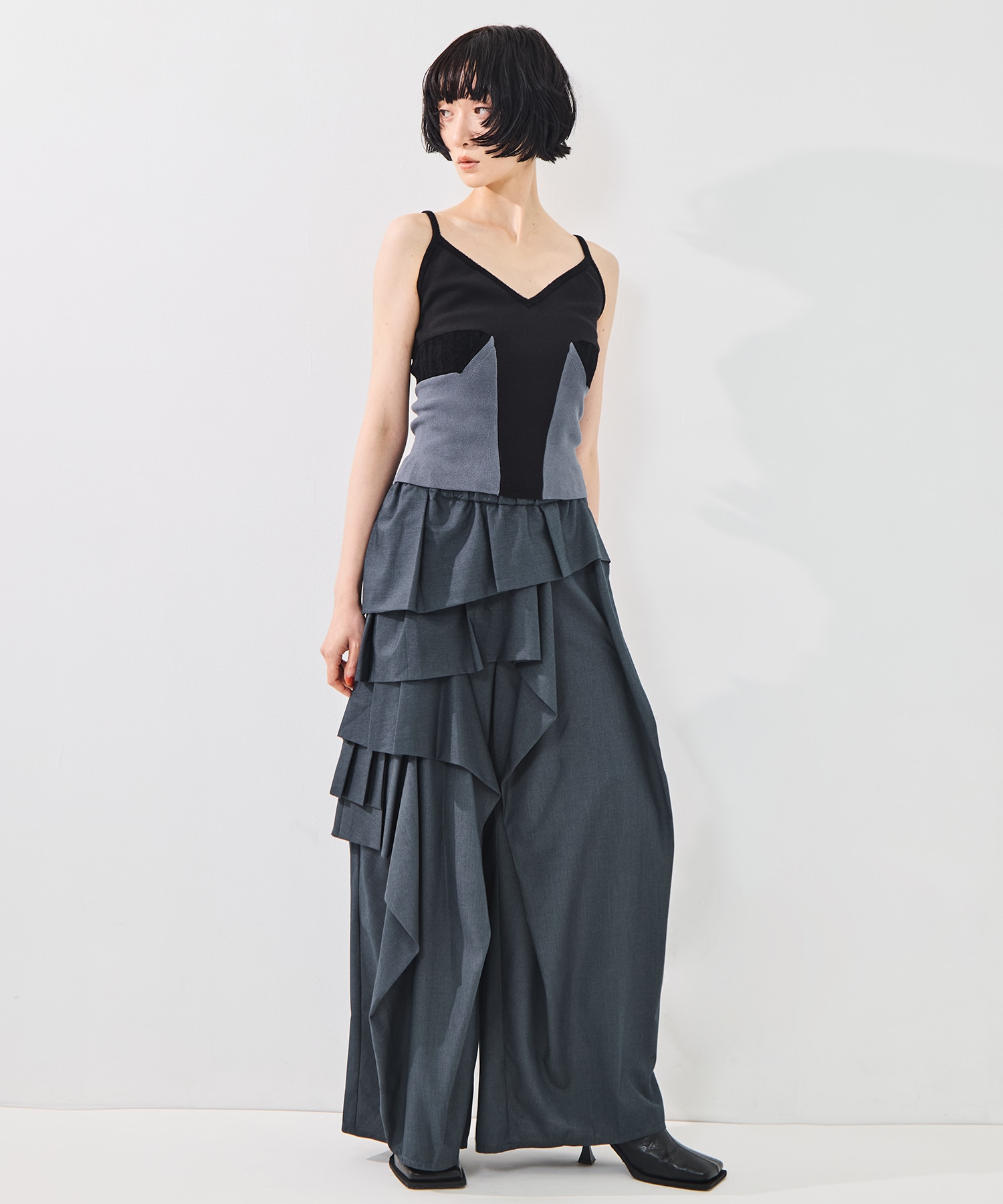 RUFFLE PANTS TAAKK