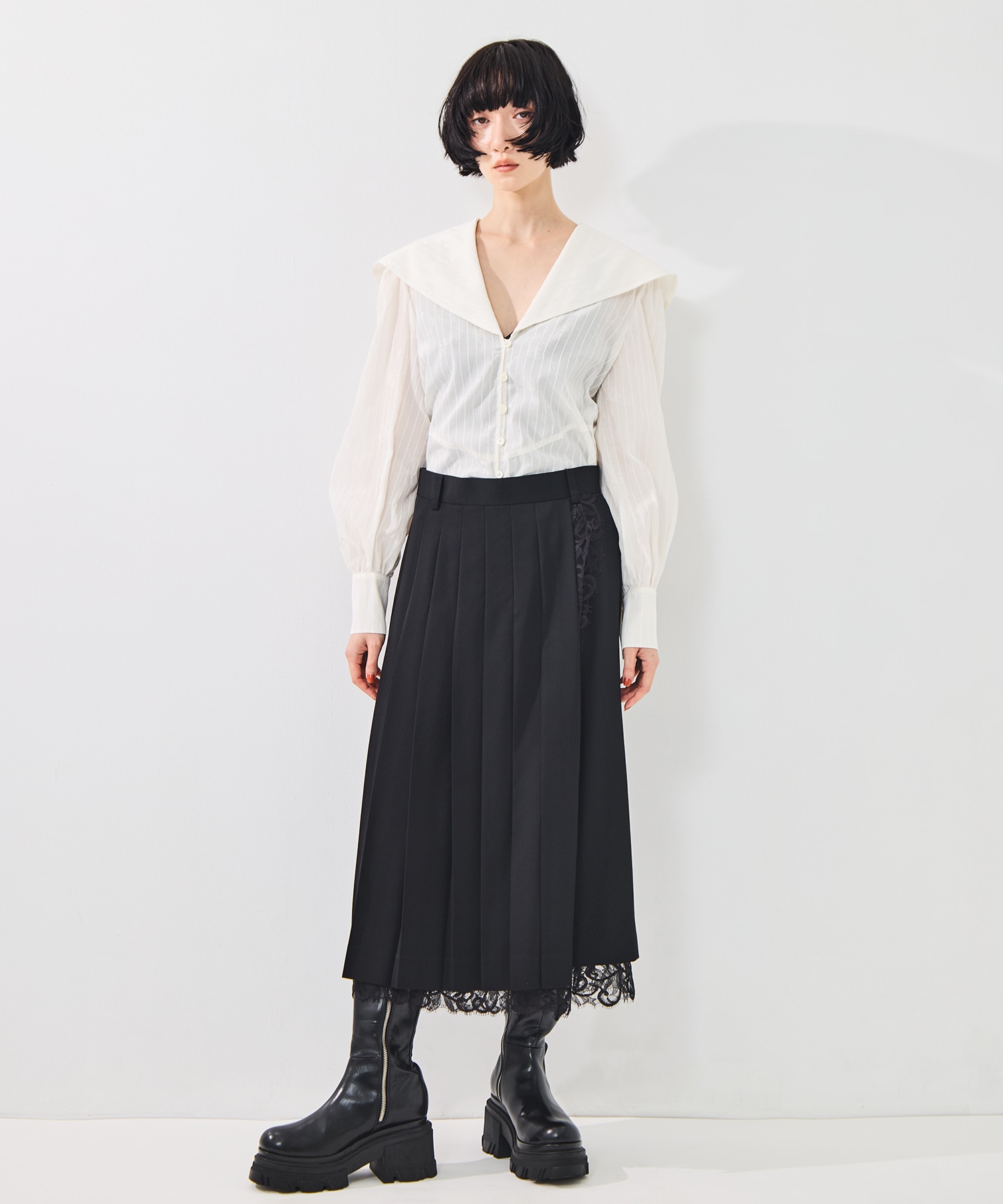 FINE WOOL PLEATED SKIRT WITH LACE TRIM FETICO
