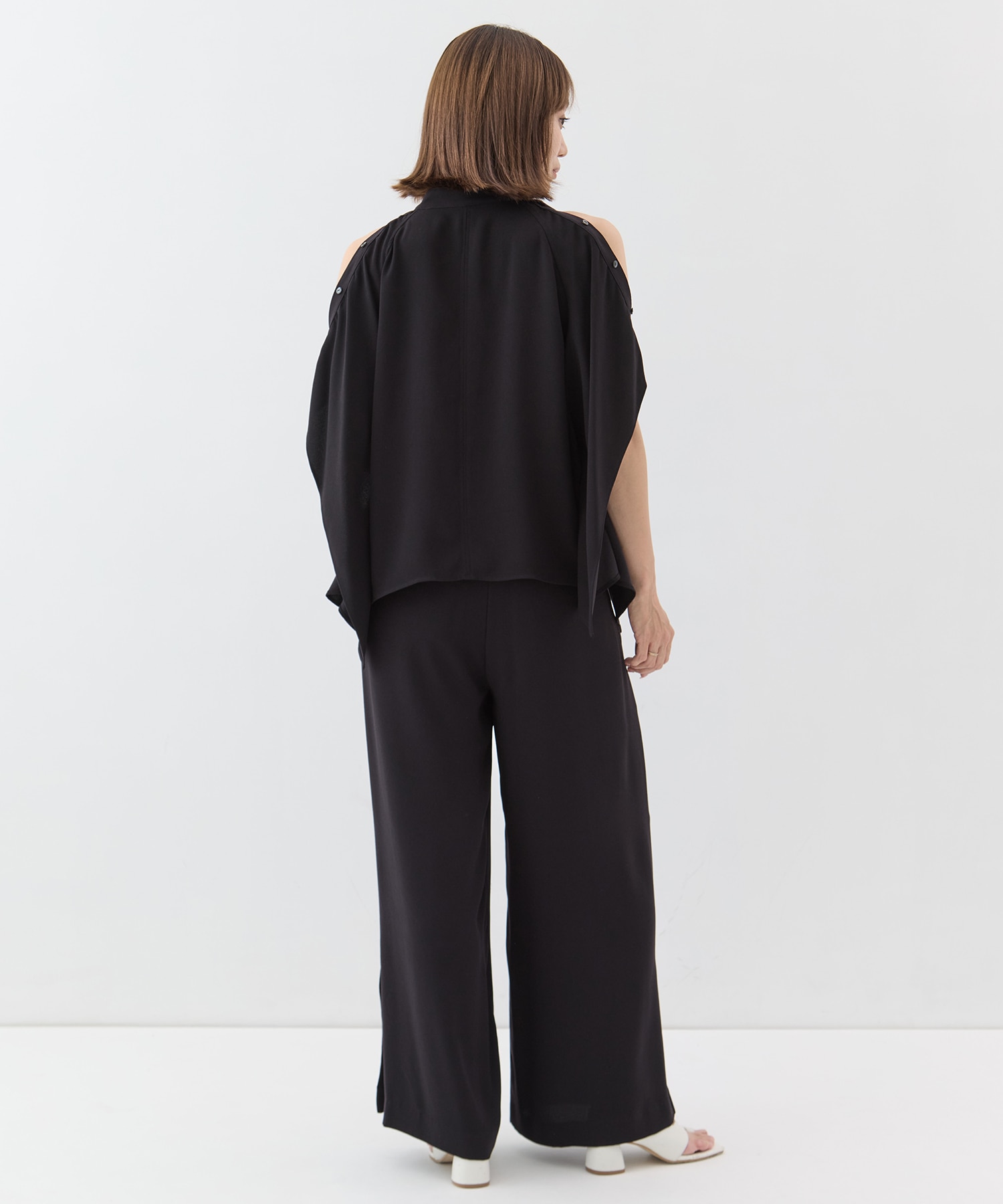 BACK SATIN DRAPE BLOUSE STUDIOUS