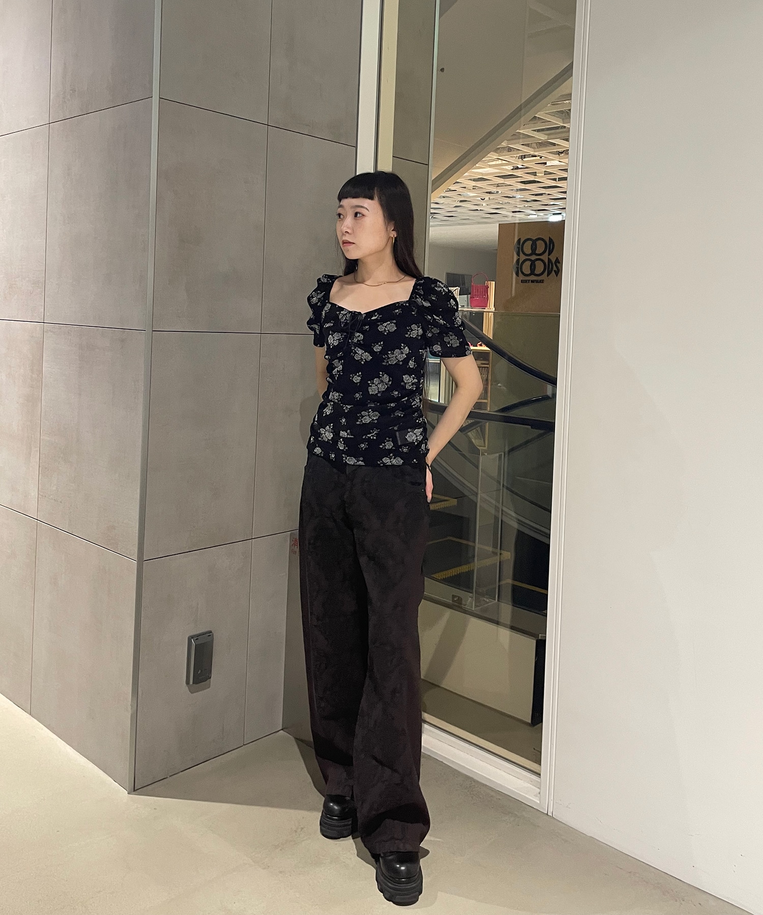 別注 DAMASK-PRINT DENIM CURVE-FIT HIGH-RISE JEANS FETICO