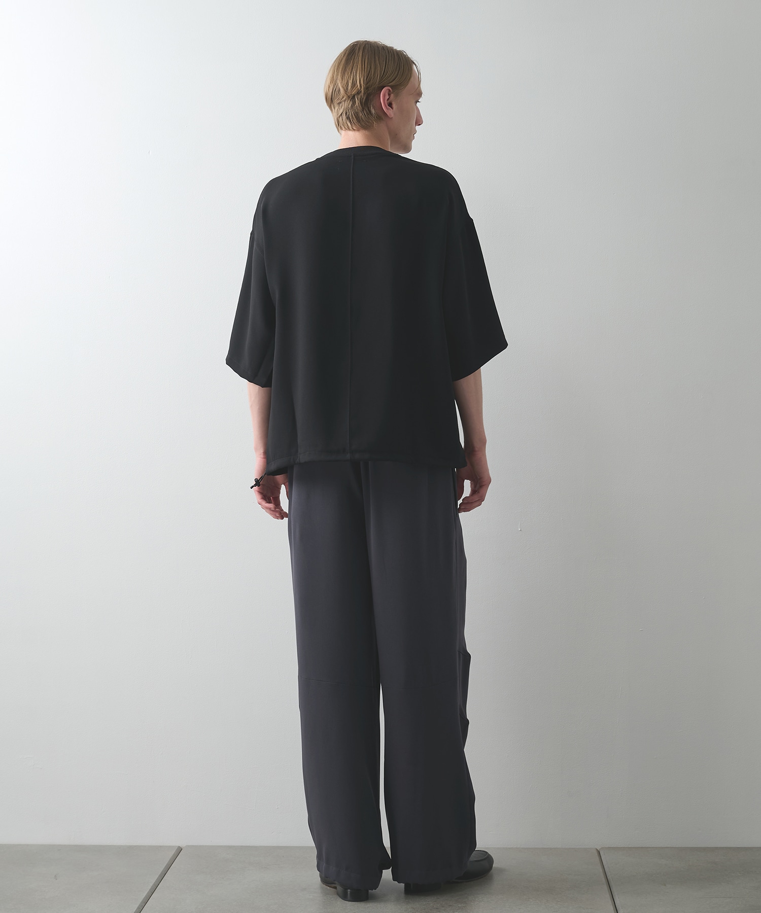 SUMMER ESSENTIAL DRAWCORD TEE STUDIOUS