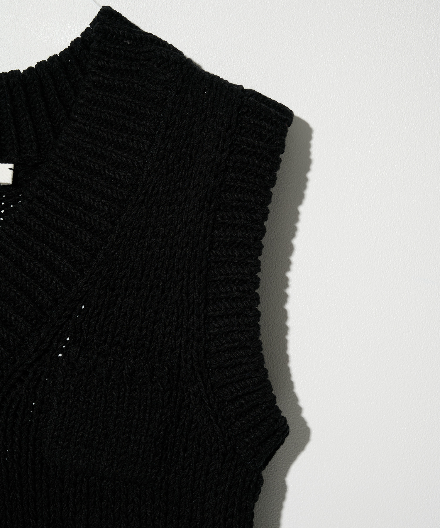 META KNIT VEST OUAT
