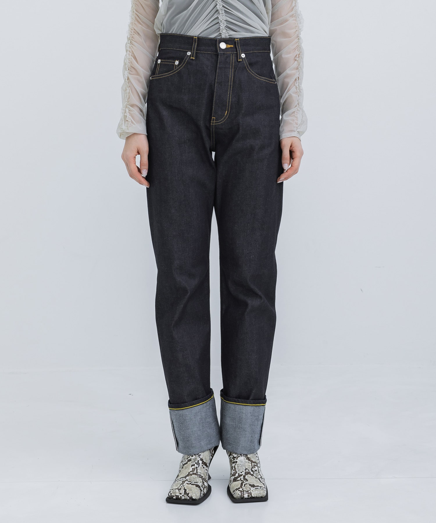 selvedge denim woman fits beautiful people