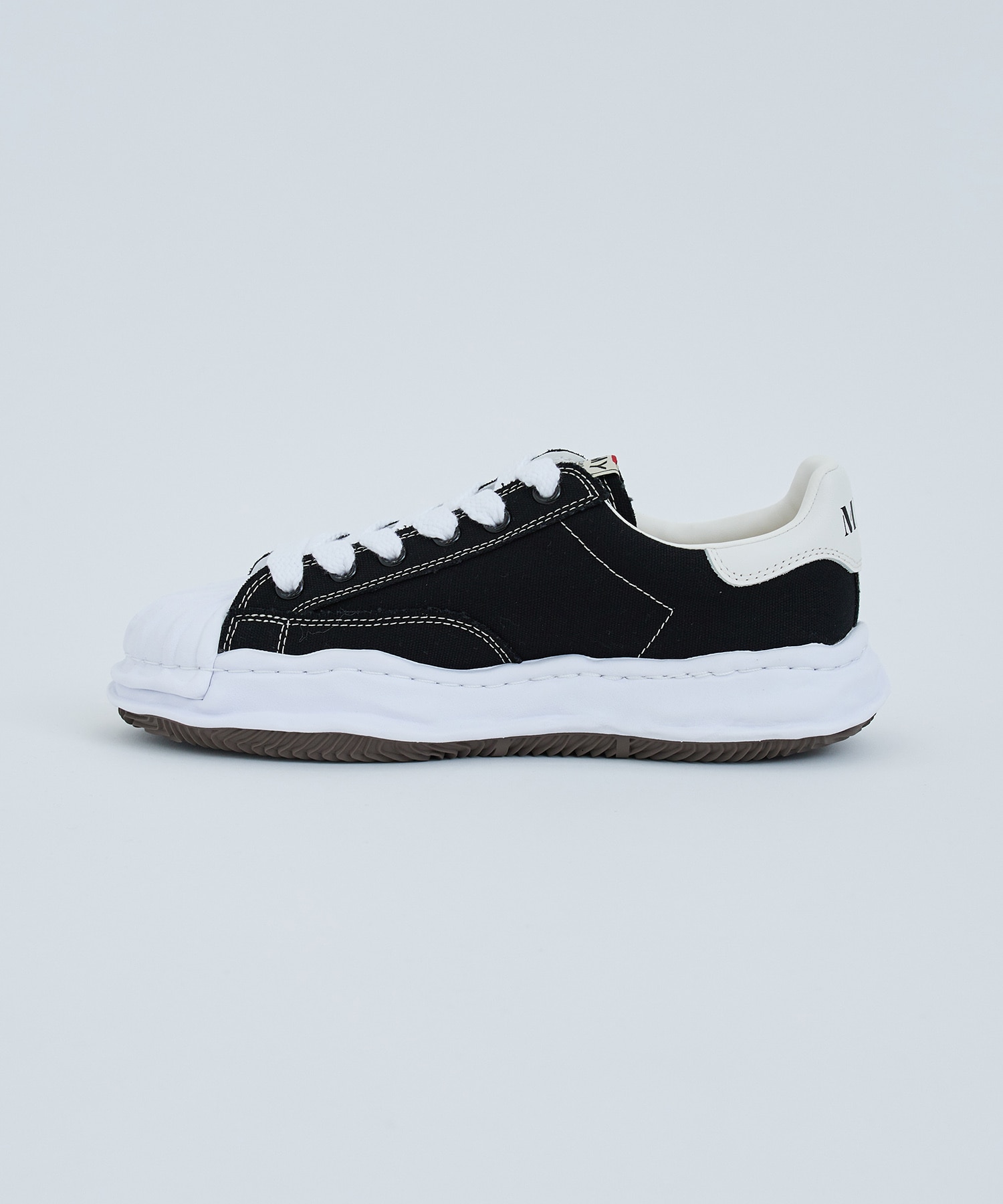 BLAKEY Low original sole canvas low top sneakers Maison MIHARA YASUHIRO