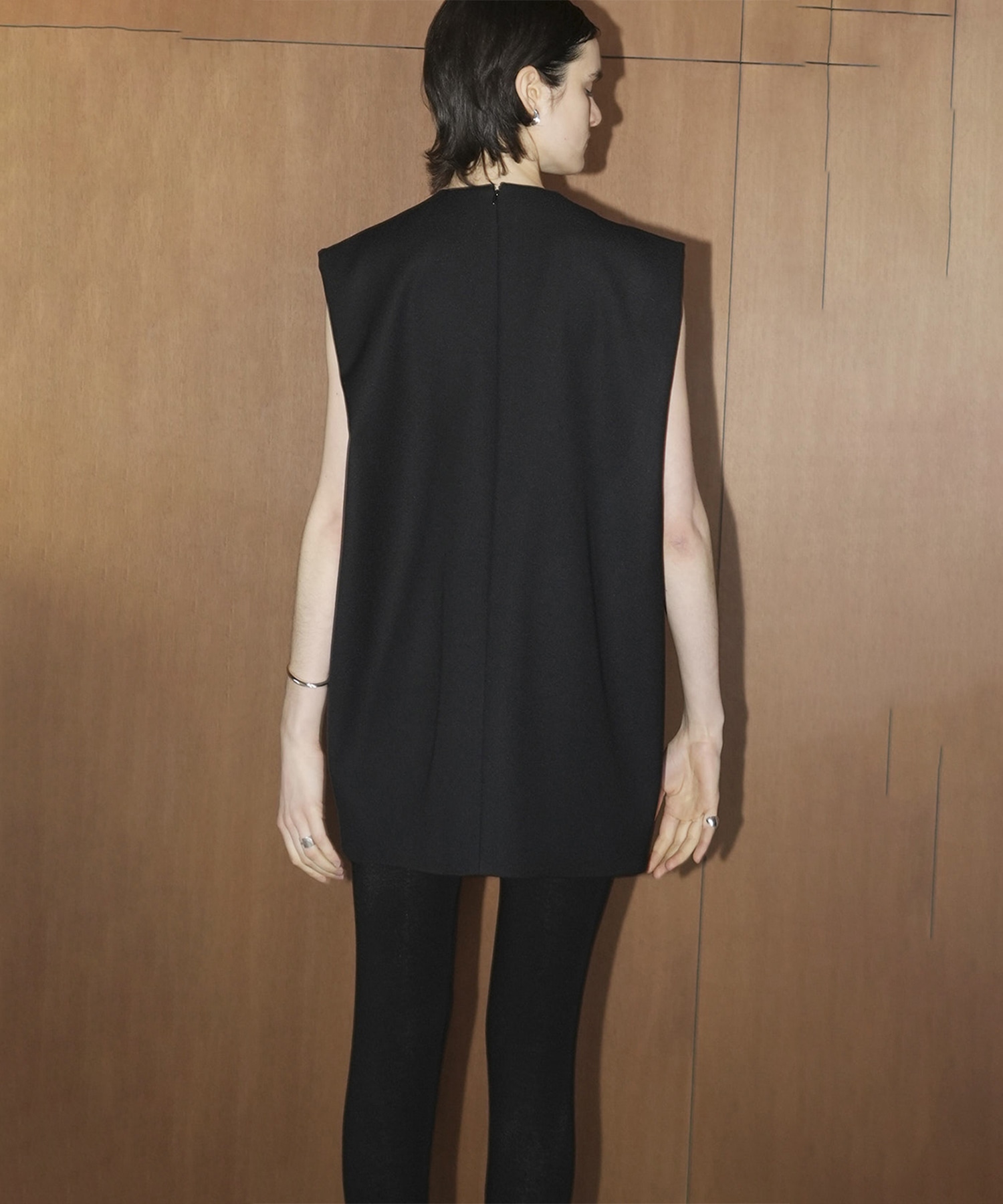 SLEEVELESS LONG COCOON TOPS CLANE