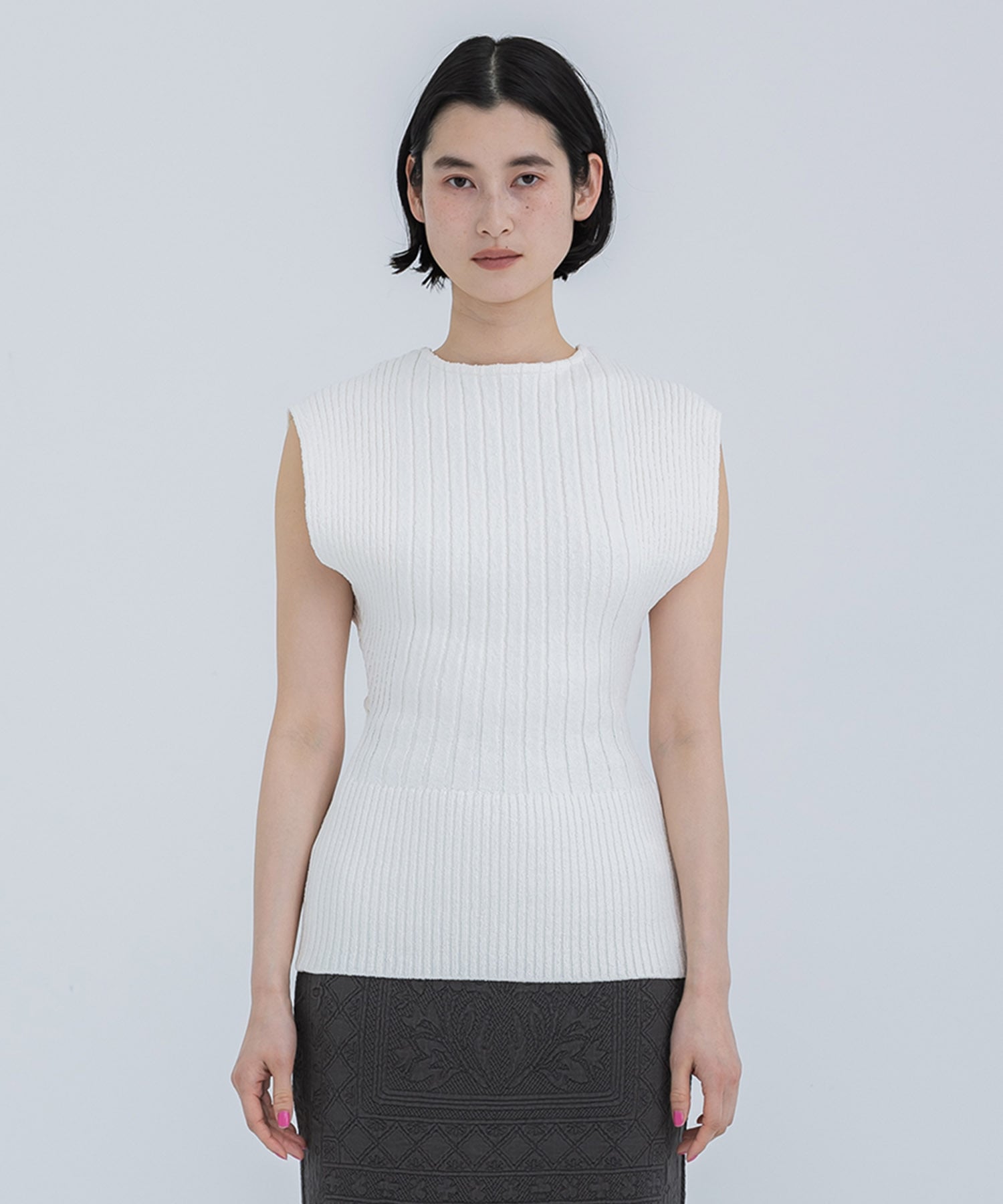 Salla back slit knit Pullover WH AKIRANAKA