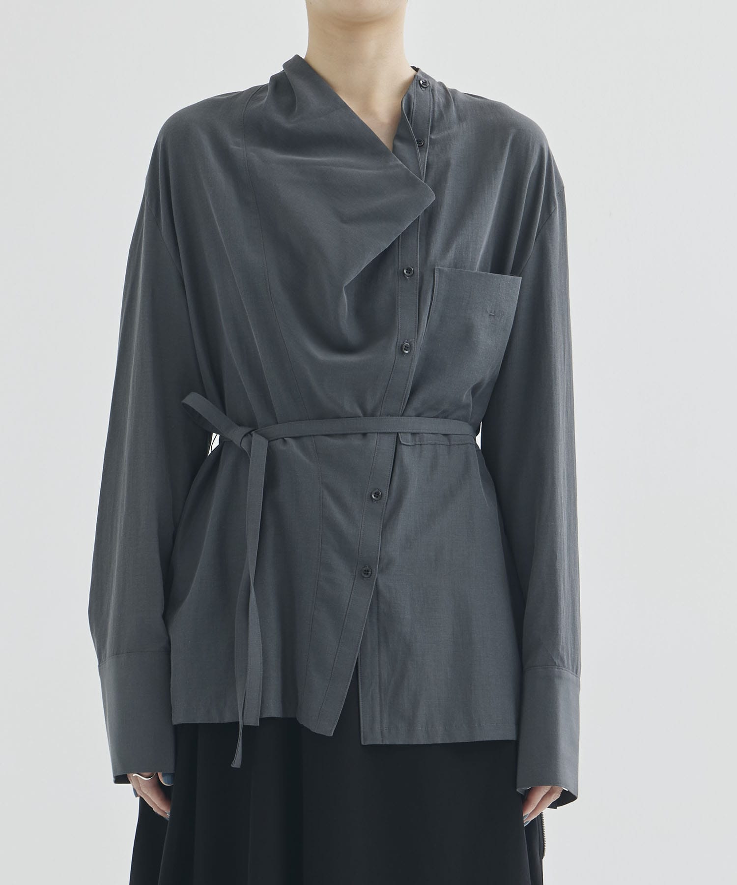 Tilda drape neck shirt GY AKIRANAKA