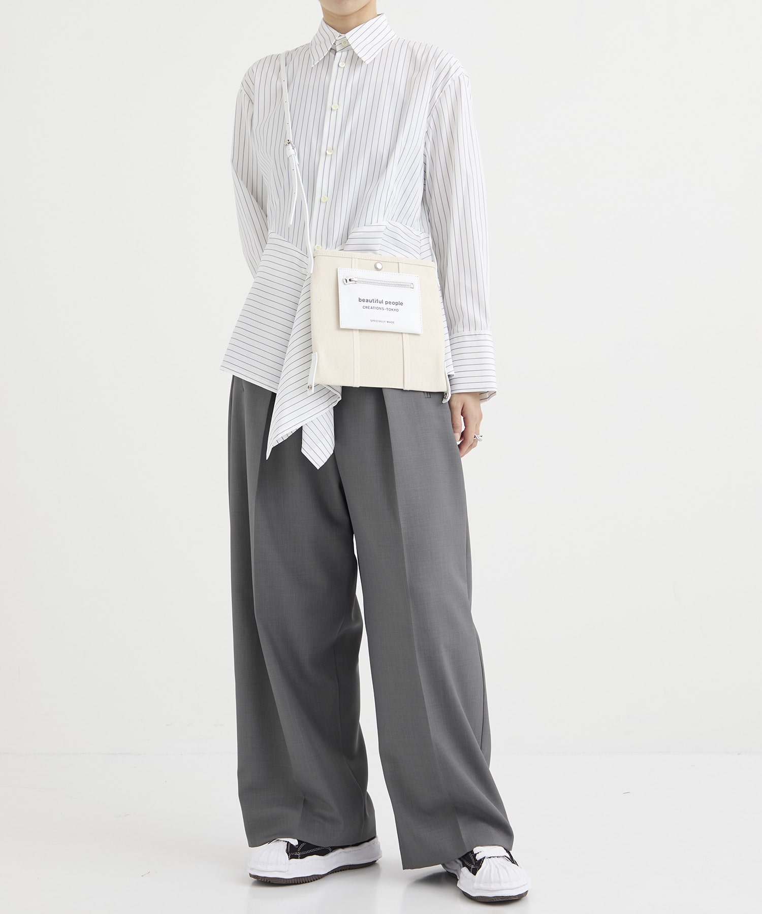 lining logo pocket mini shoulder bag beautiful people