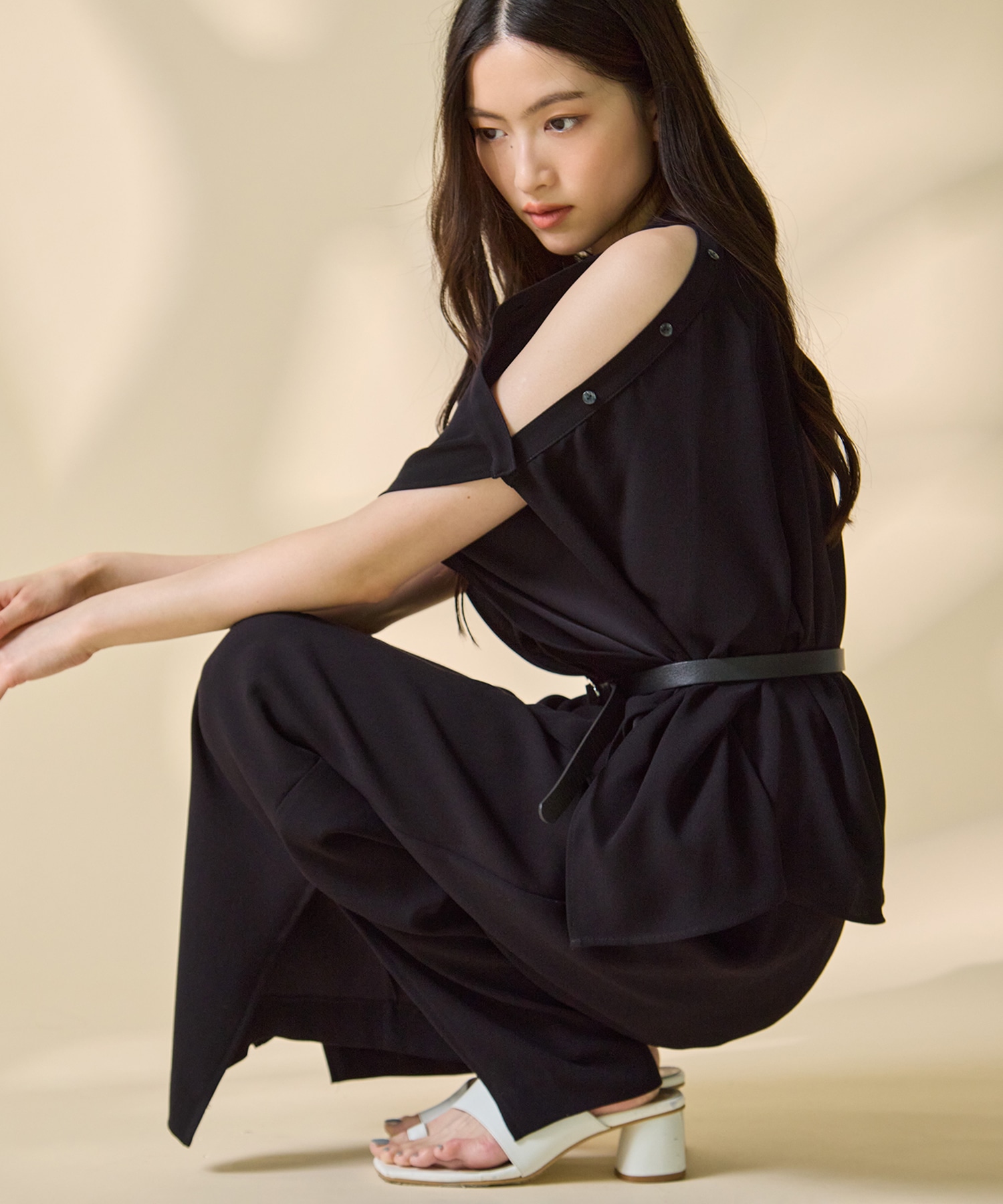 BACK SATIN DRAPE BLOUSE STUDIOUS