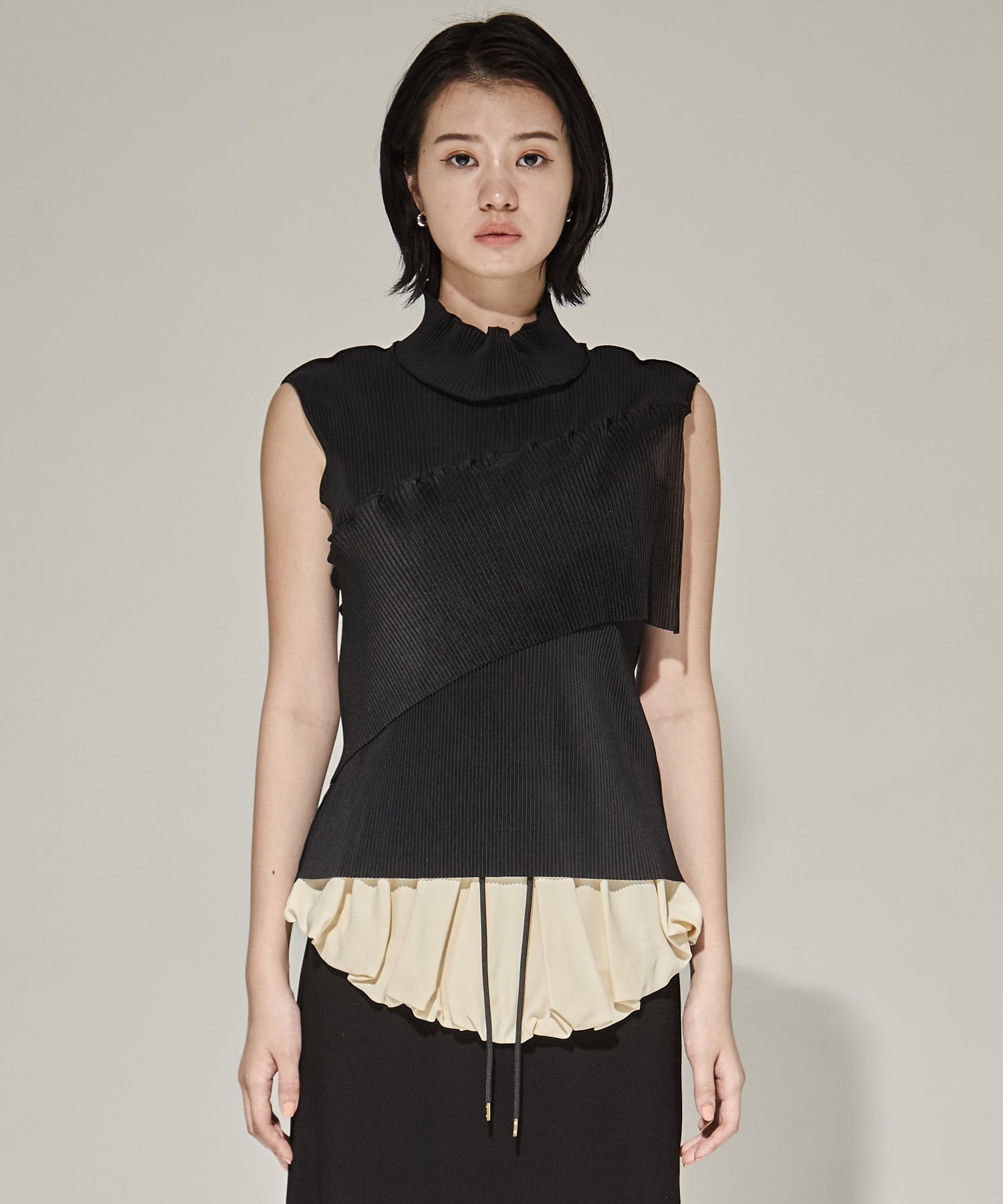 SPIRAL WAVE SLEEVELESS TOP HIGHNECK TIPE kotohayokozawa