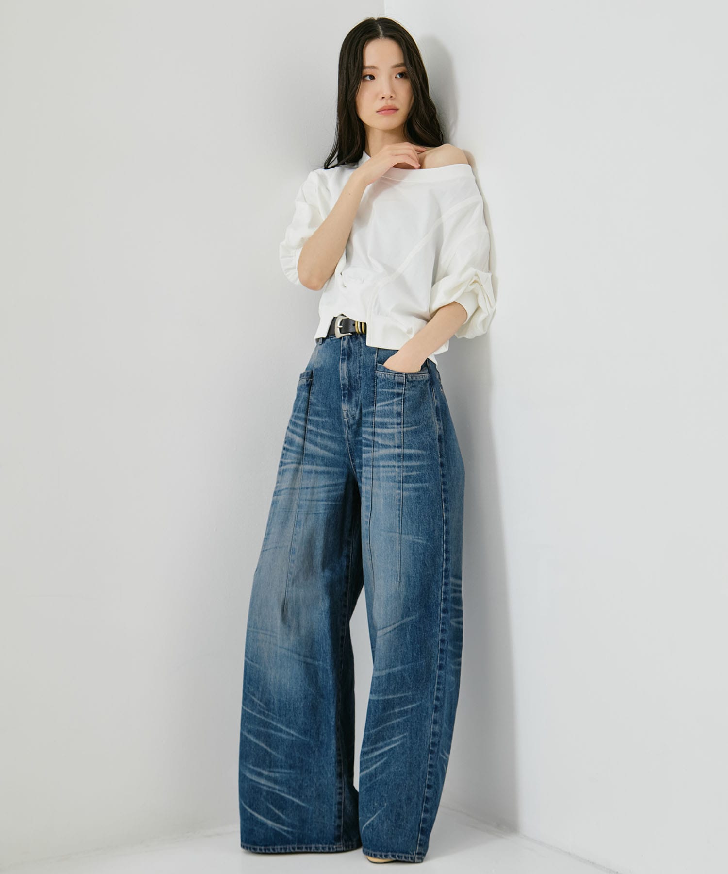 Tucked Wide Leg Jeans STUDIOUS