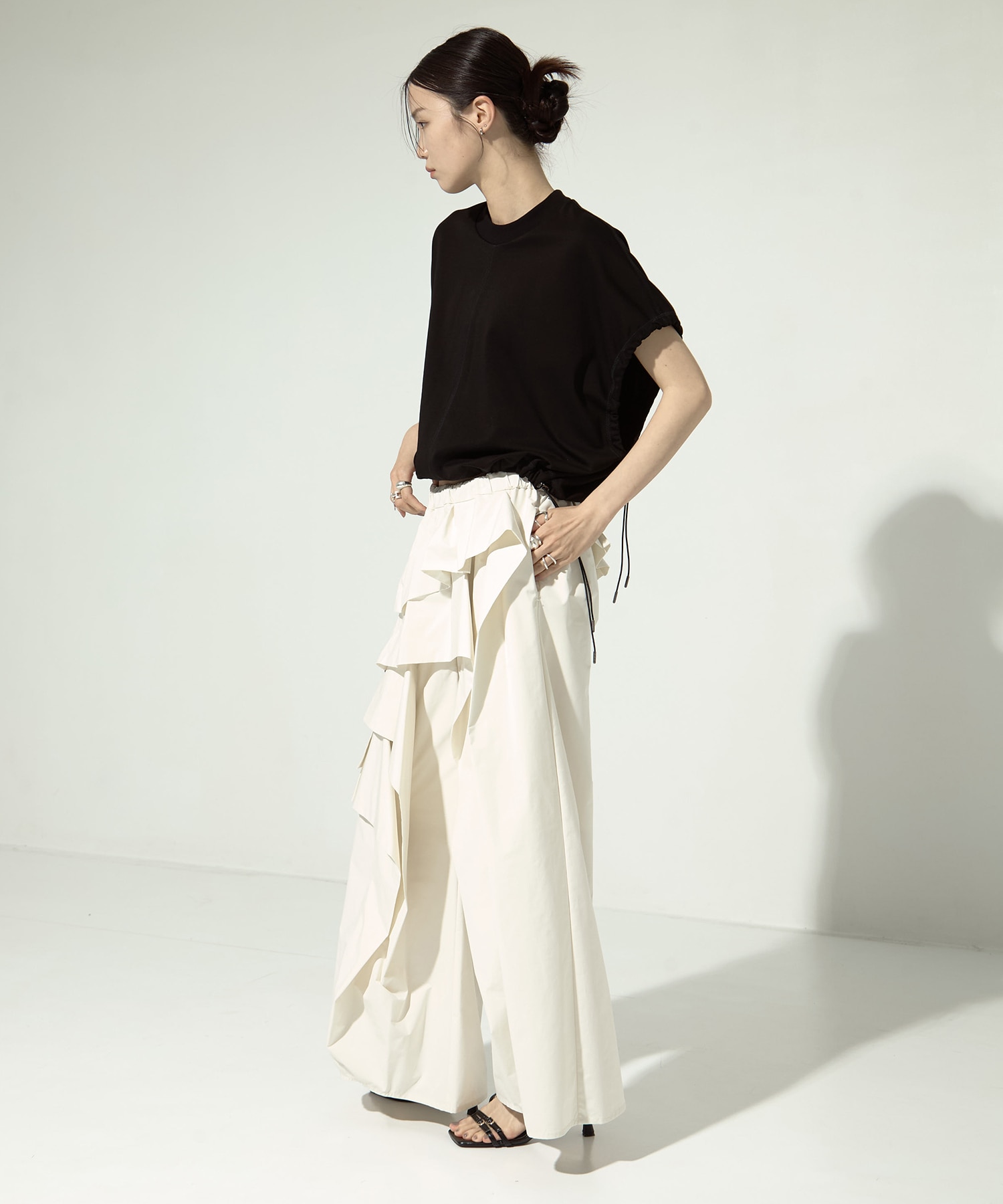別注RUFFLE PANTS TAAKK