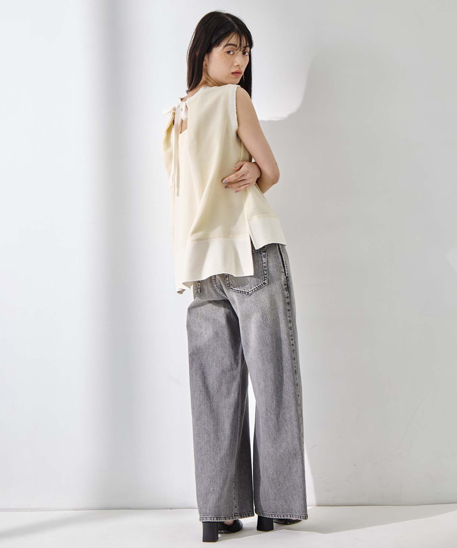 Sleeveless Washable Mesh Blouse STUDIOUS