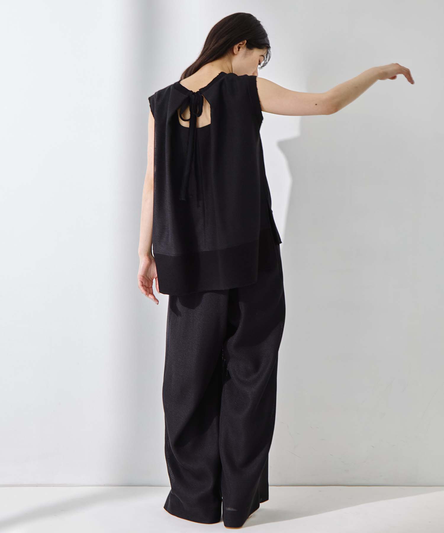 Sleeveless Washable Mesh Blouse STUDIOUS