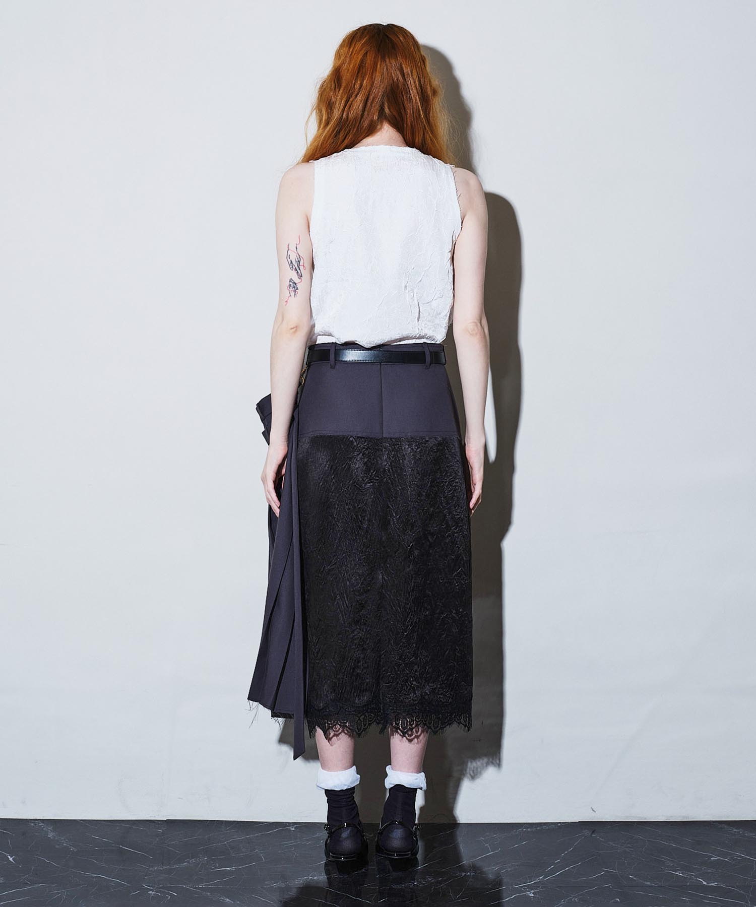 Darning motif tops HEELAL