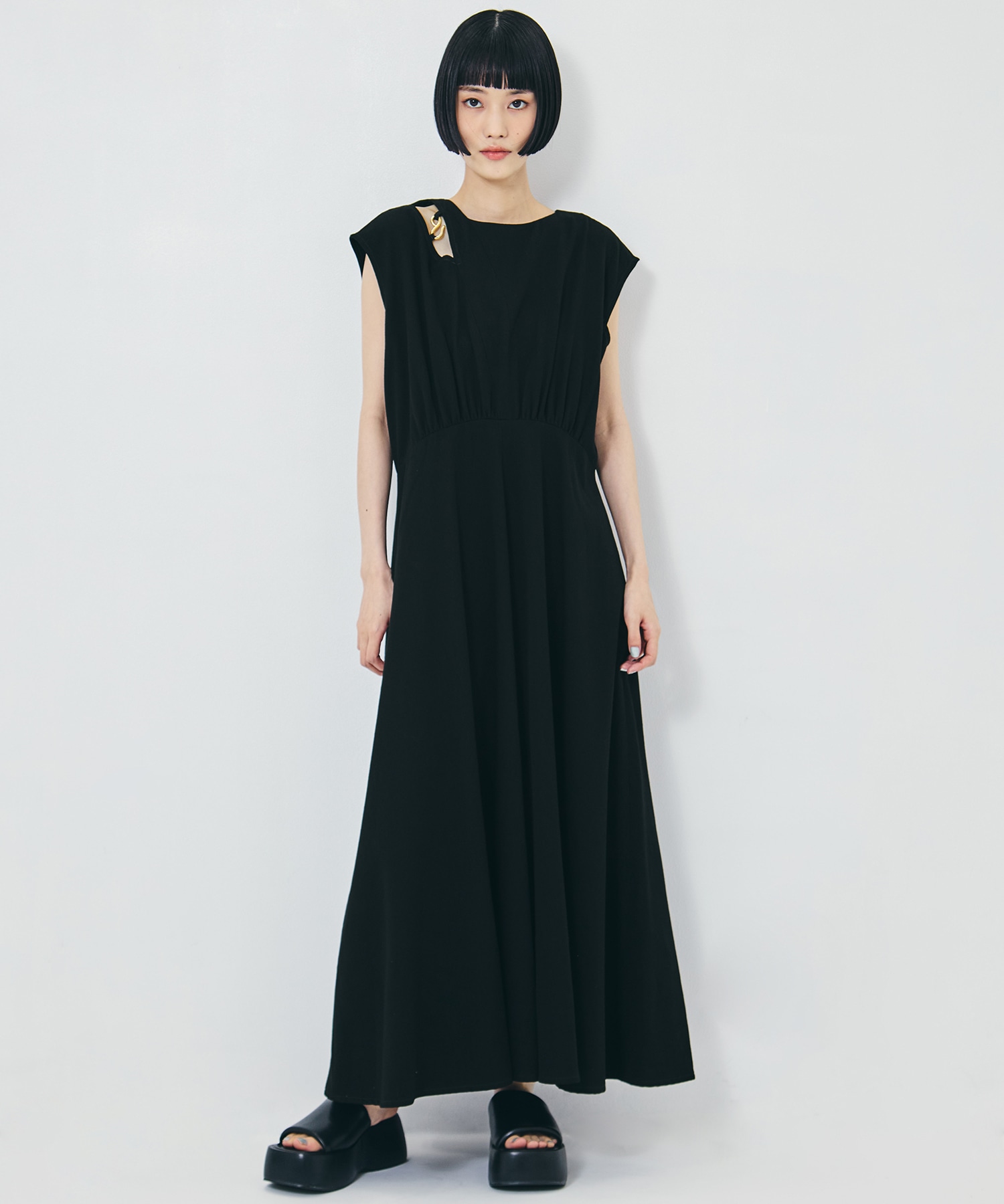 別注CUT-OUT FLERED DRESS 