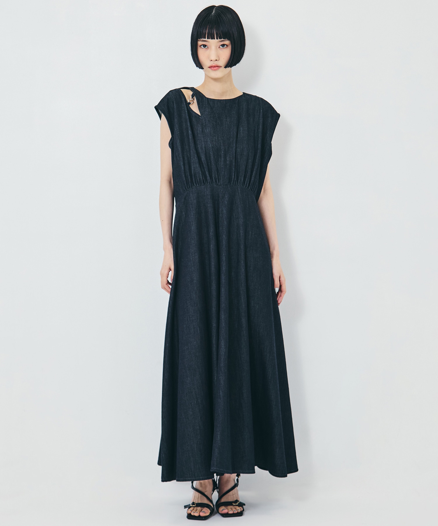 別注CUT-OUT FLERED DRESS 