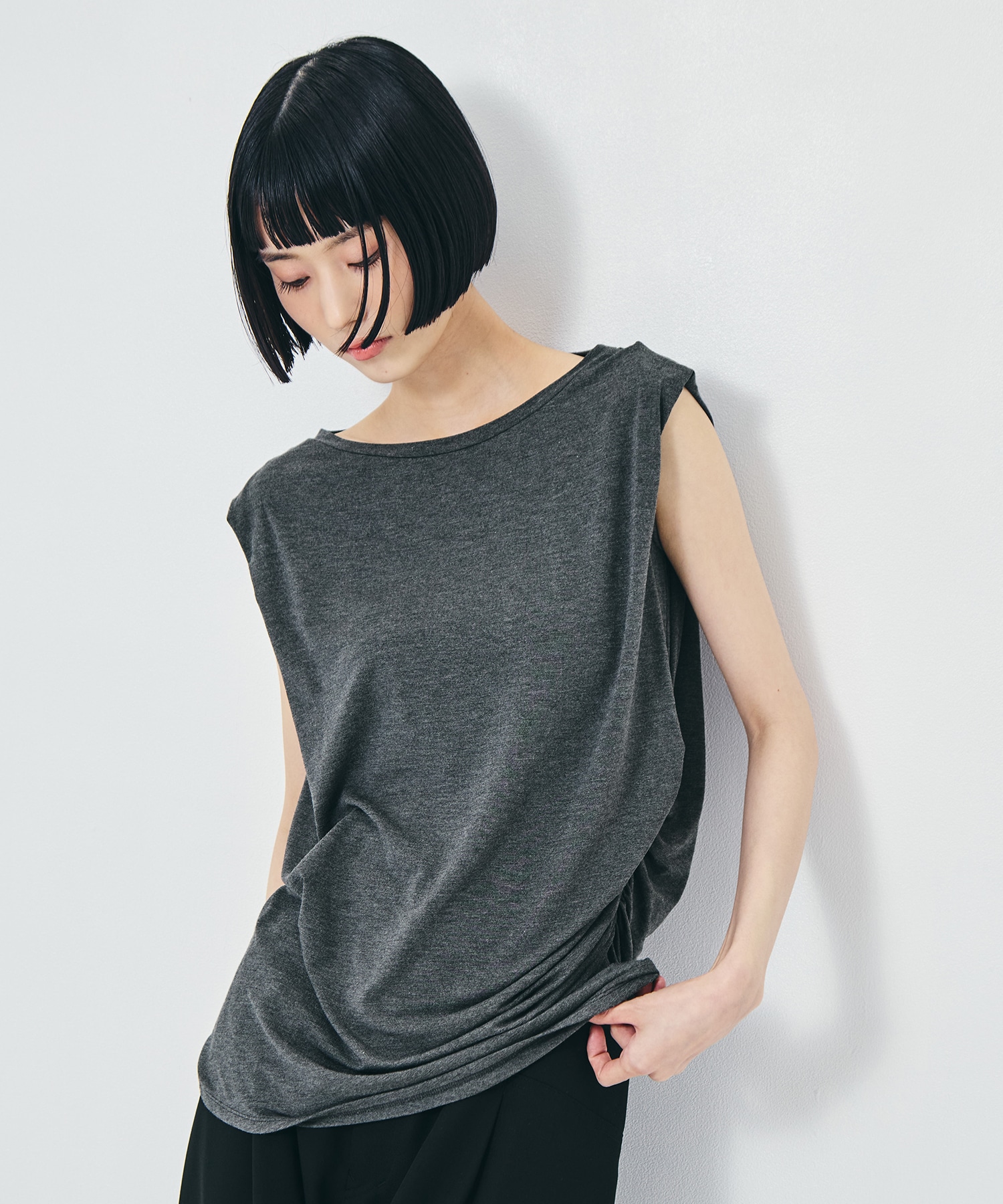 別注collagen no sleeve tops determ
