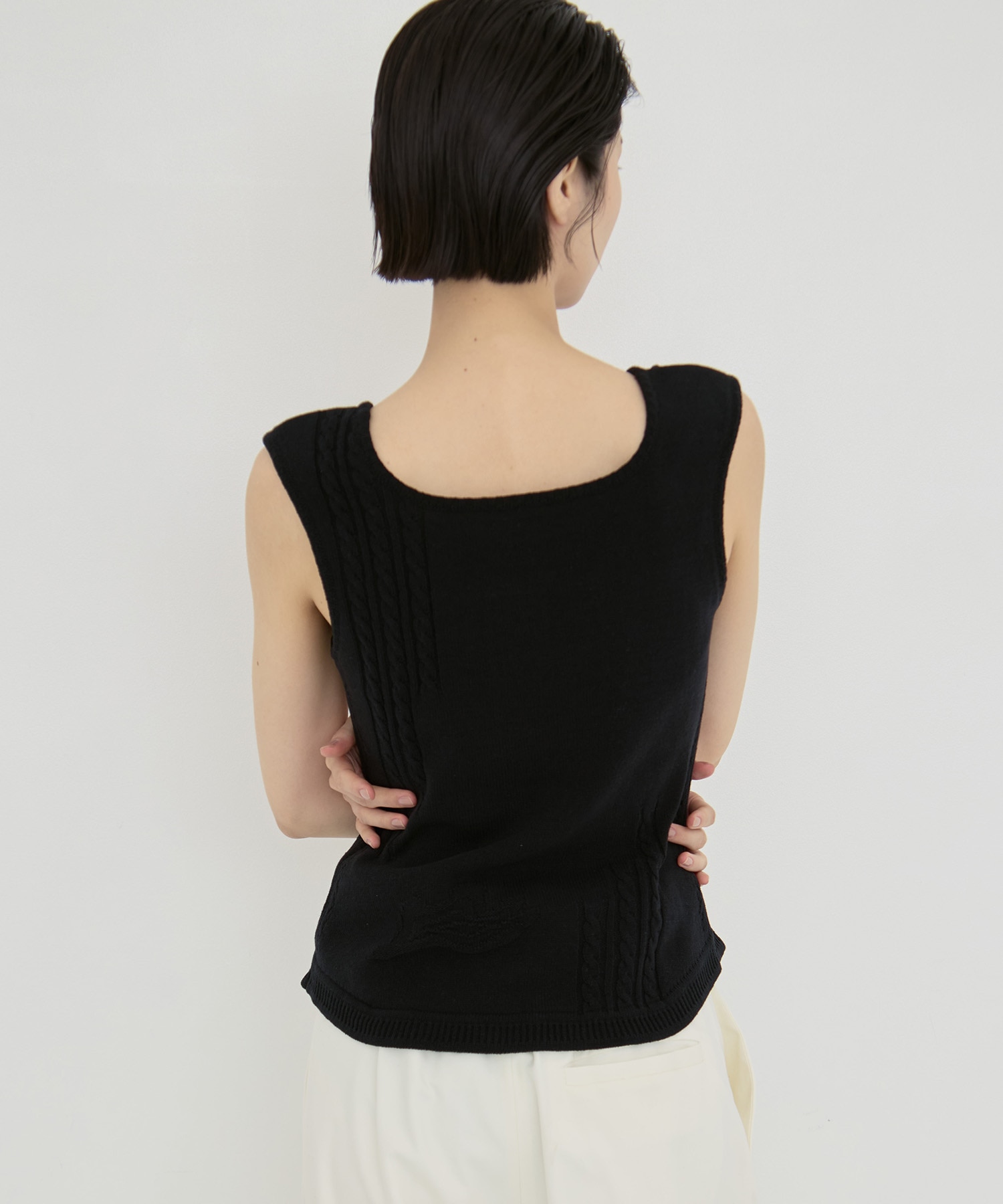 3D Floral Motif Sleeveless Knit Top Mame Kurogouchi