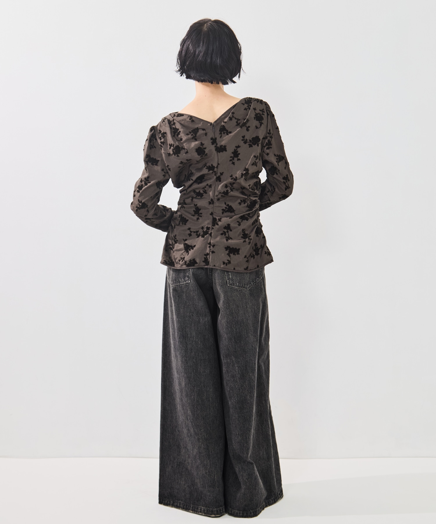 FLOCKED ROSE PRINT GATHERED BLOUSE FETICO