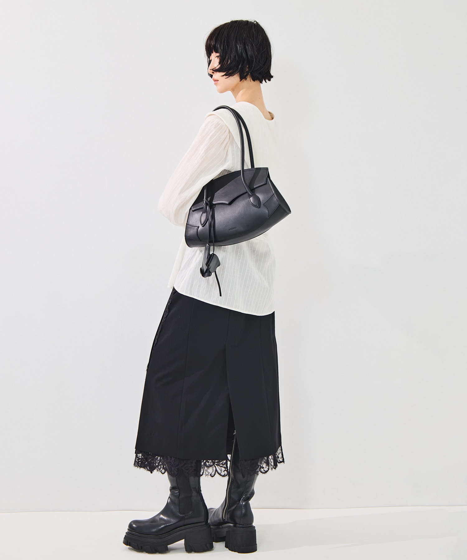 FINE WOOL PLEATED SKIRT WITH LACE TRIM FETICO
