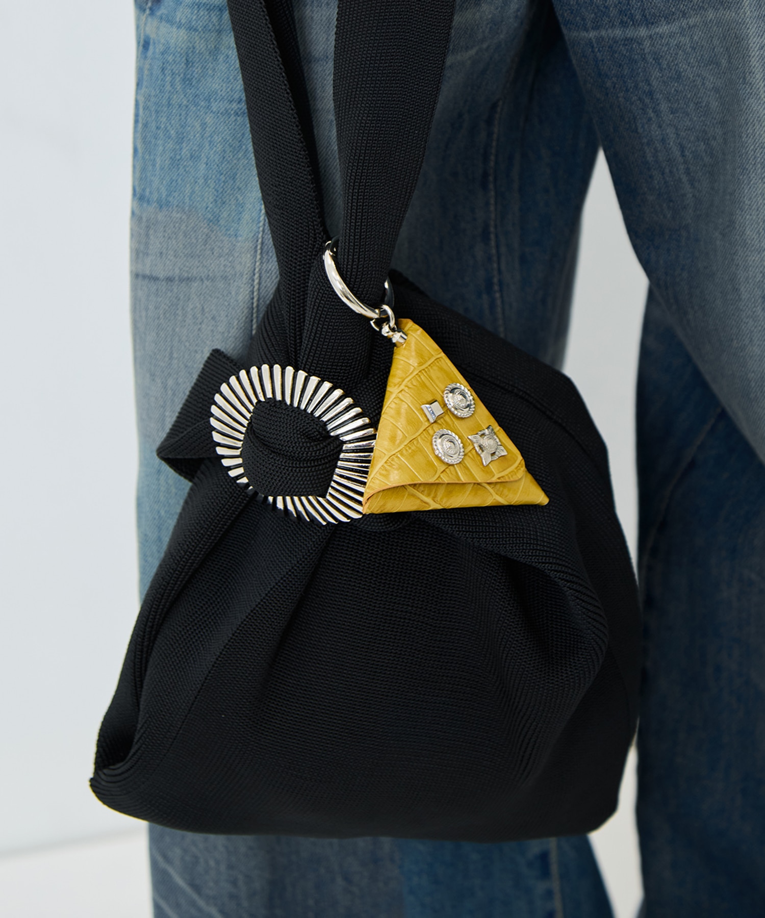 Triangle charm VIVI TOGA