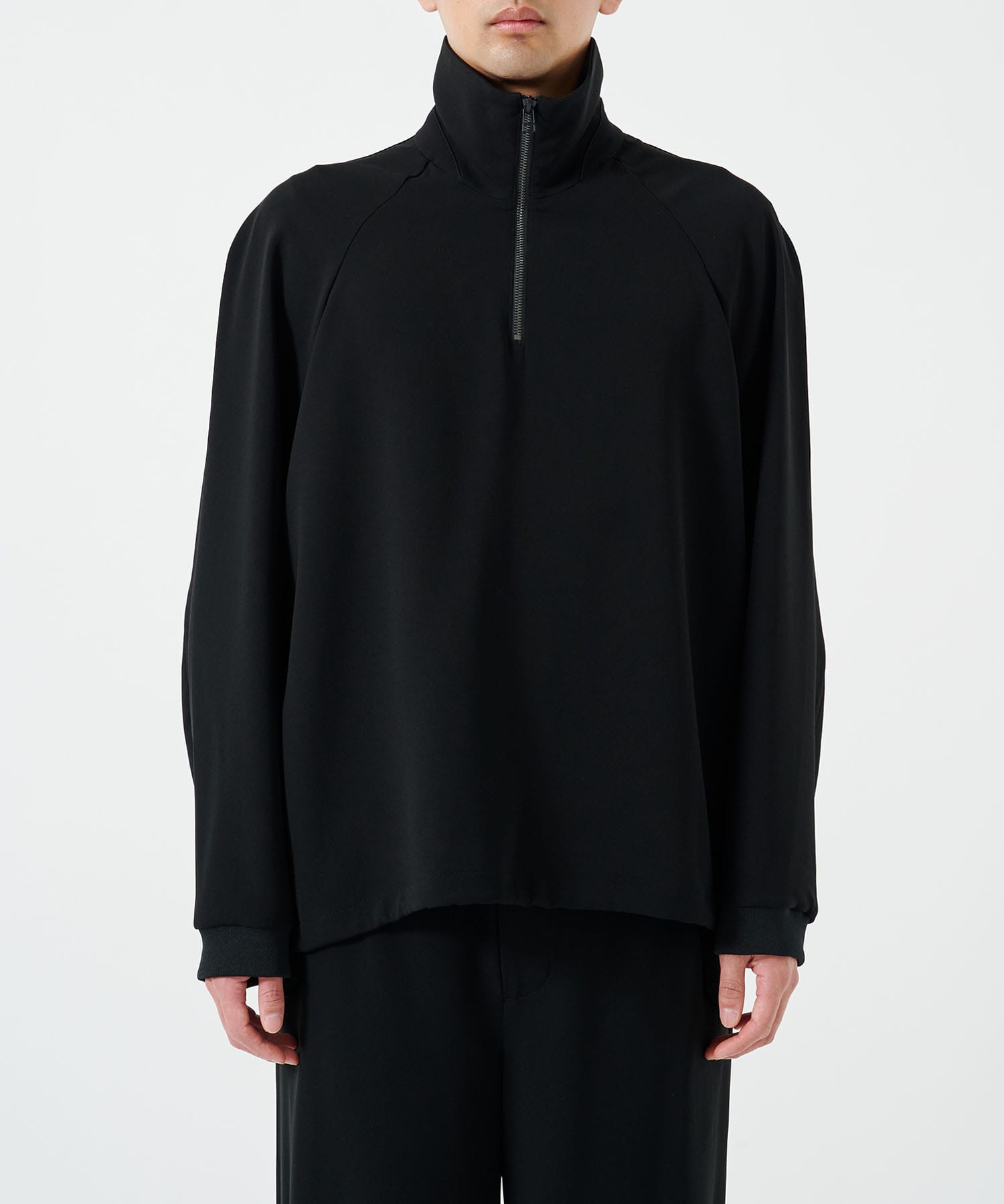 ESSENTIAL HALF ZIP SWEAT SHIRTS STUDIOUS