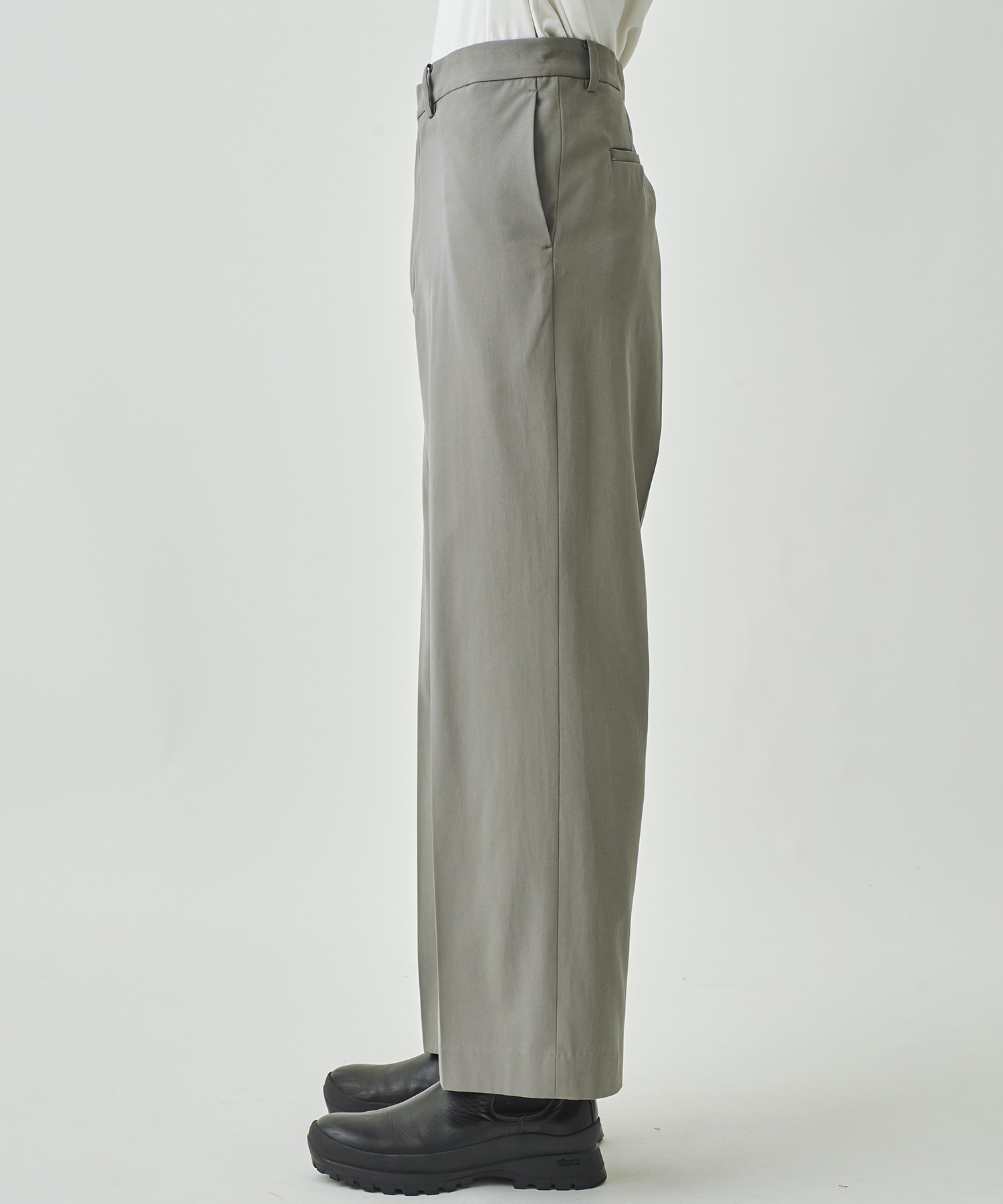 STRAIGHT PANTS URU TOKYO