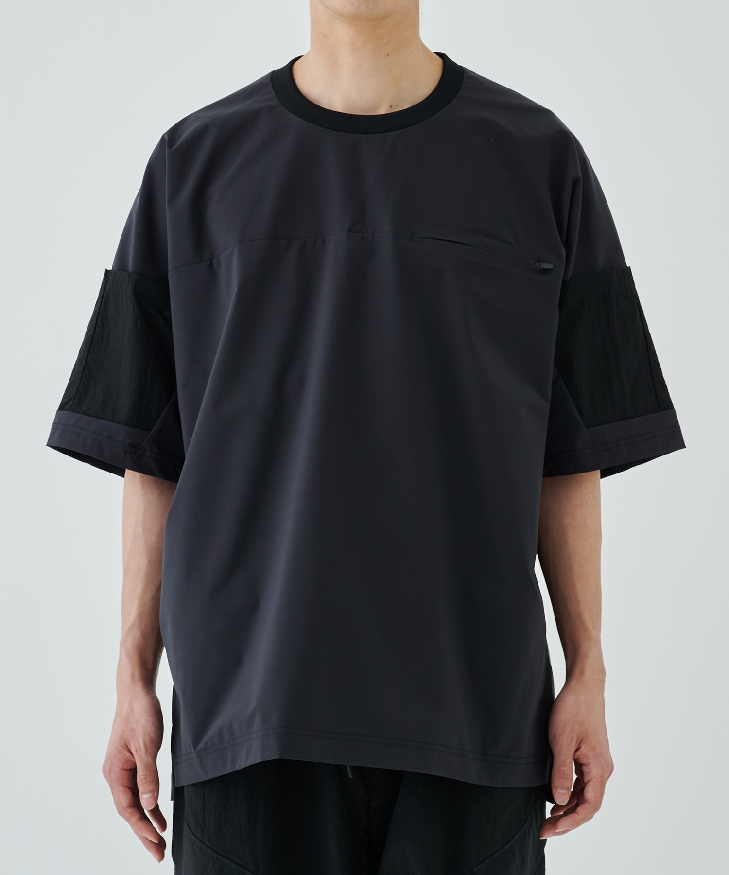 〈別注〉BLK NYLON SHORT SLEEVE T-SHIRTS White Mountaineering