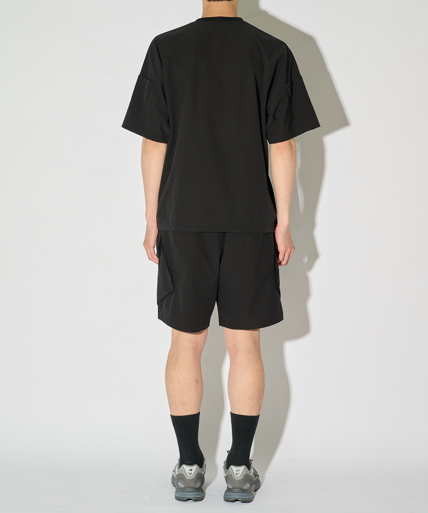 〈別注〉 BLK WIDE CARGO SHORT PANTS White Mountaineering