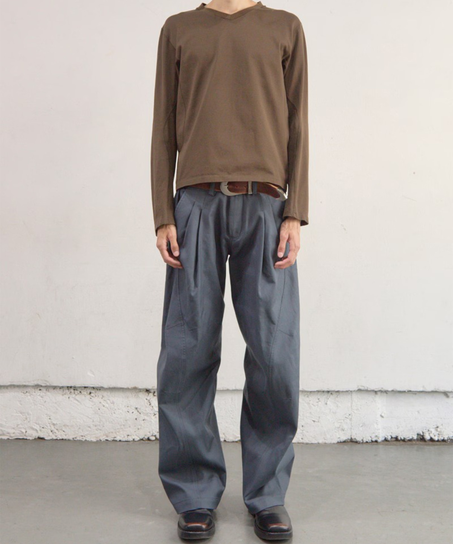 PANELLED V-NECK LONG SLEEVE T-SHIRT NVRFRGT