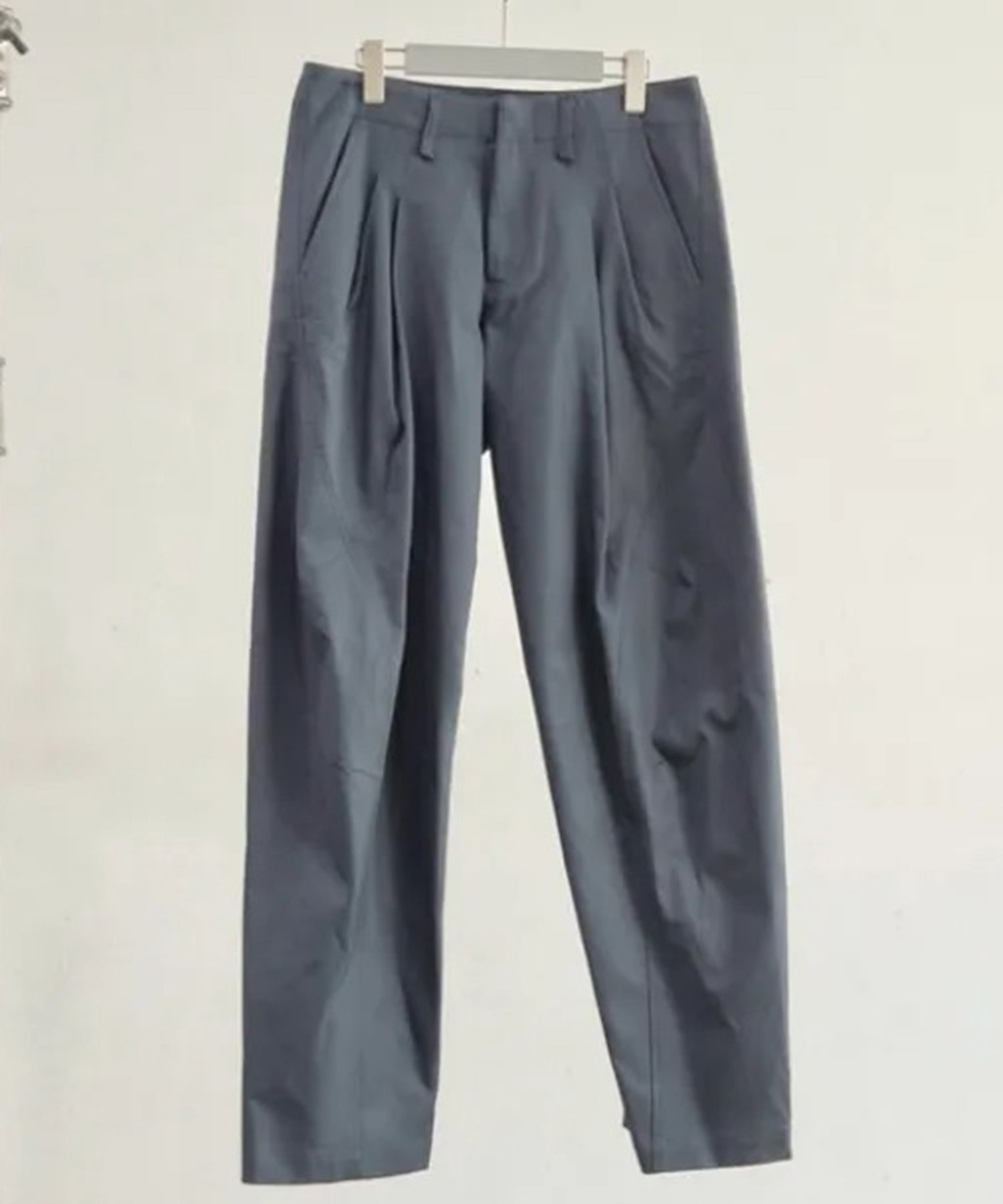 2TUCKED TWISTED TROUSERS NVRFRGT