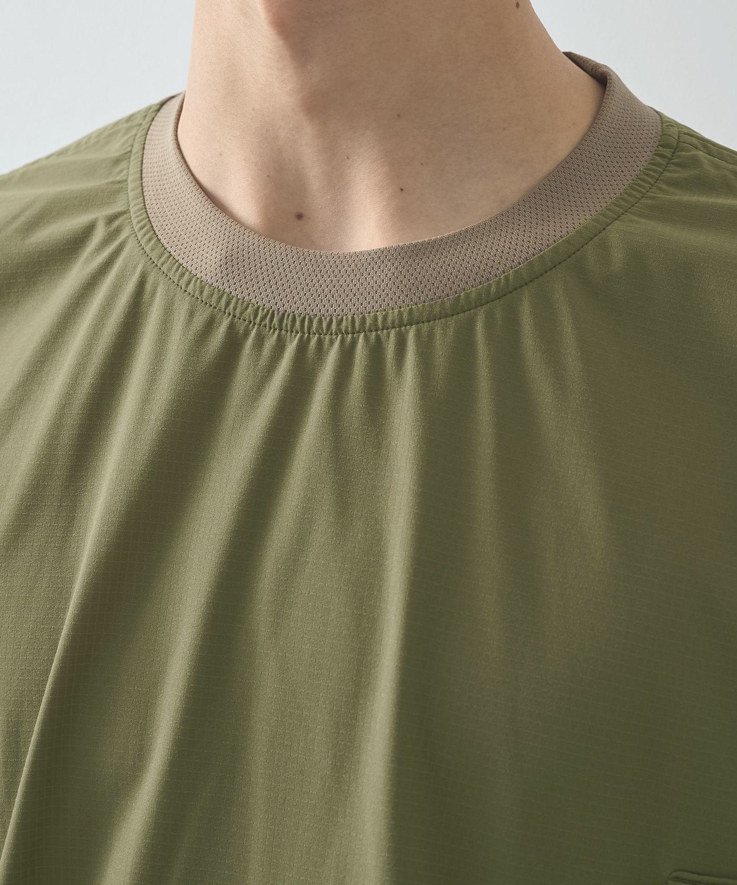 THE DEFORMED S/S PULLOVER WITH UTILITY POCKETS POLIQUANT