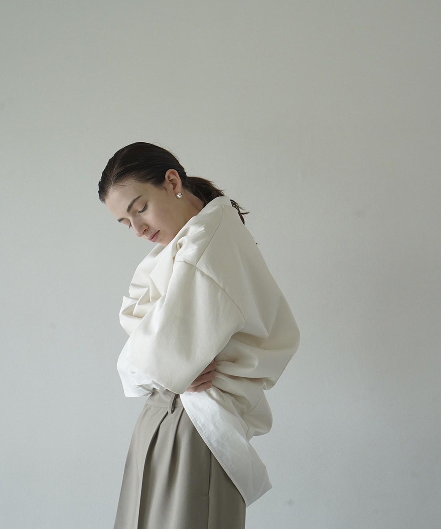 PADDED SATIN TOPS CLANE
