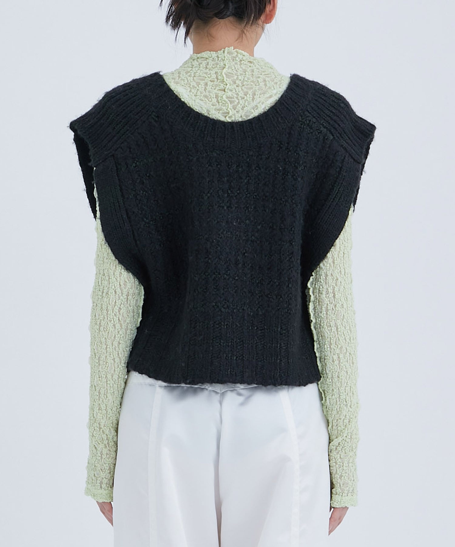 Chanky Yarn Knit Vest STUDIOUS