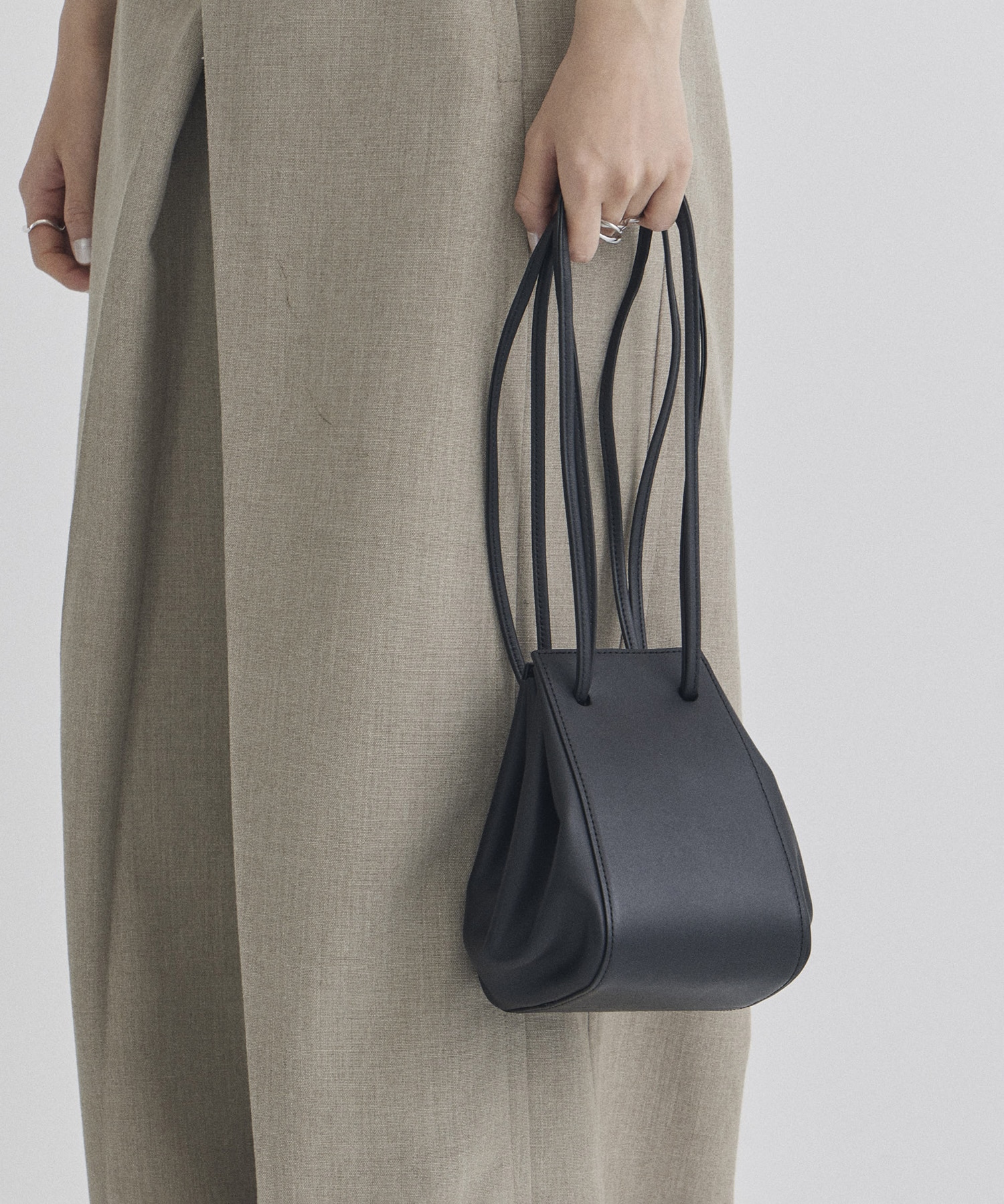 別注レザー巾着BAG COURTNEY ORLA