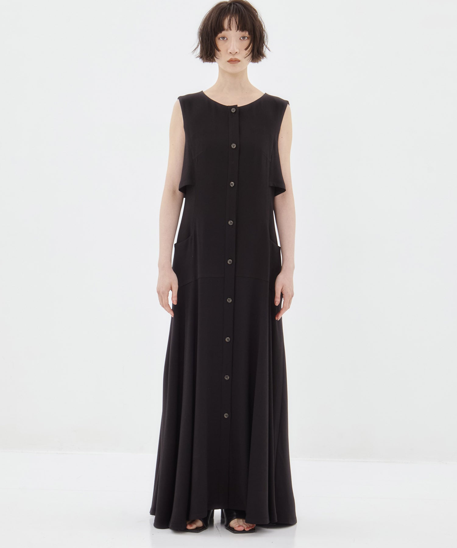 Stiina back cape dress BK AKIRANAKA