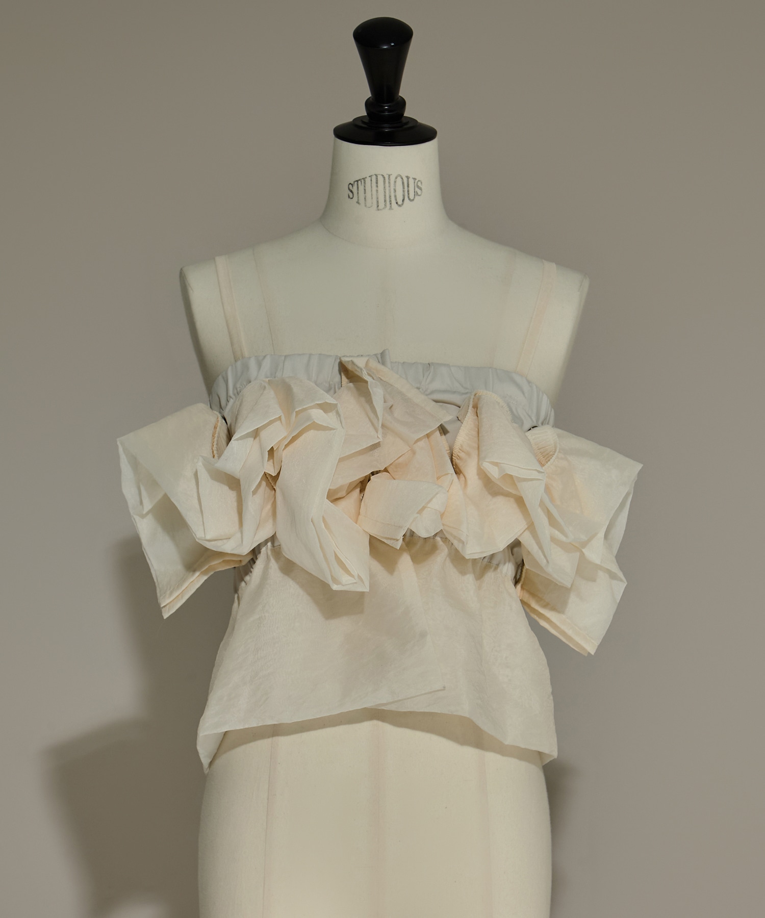 別注frower frill vest HOUGA