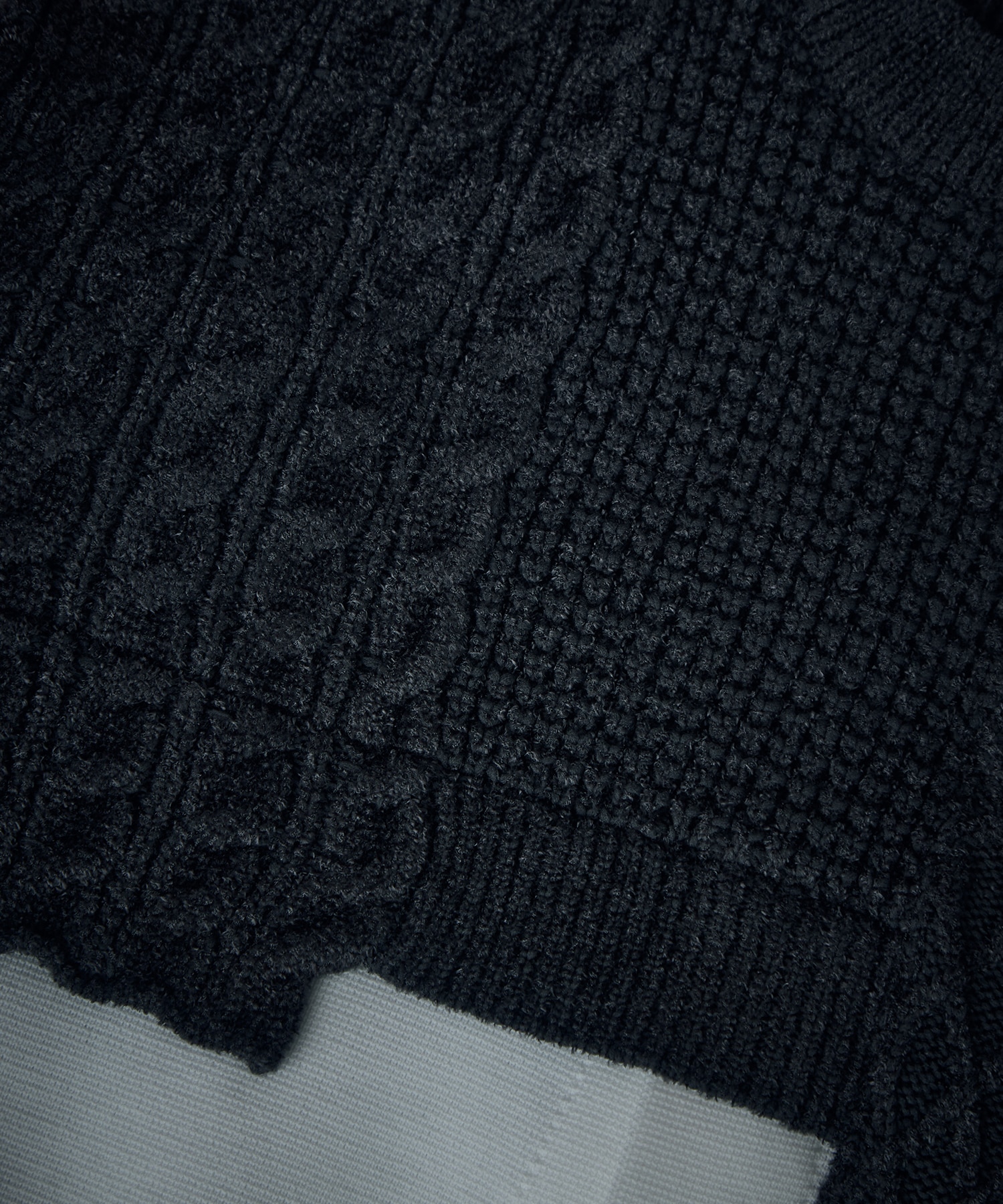 CABLE LAYER SHORT KNIT TOP UN3D.