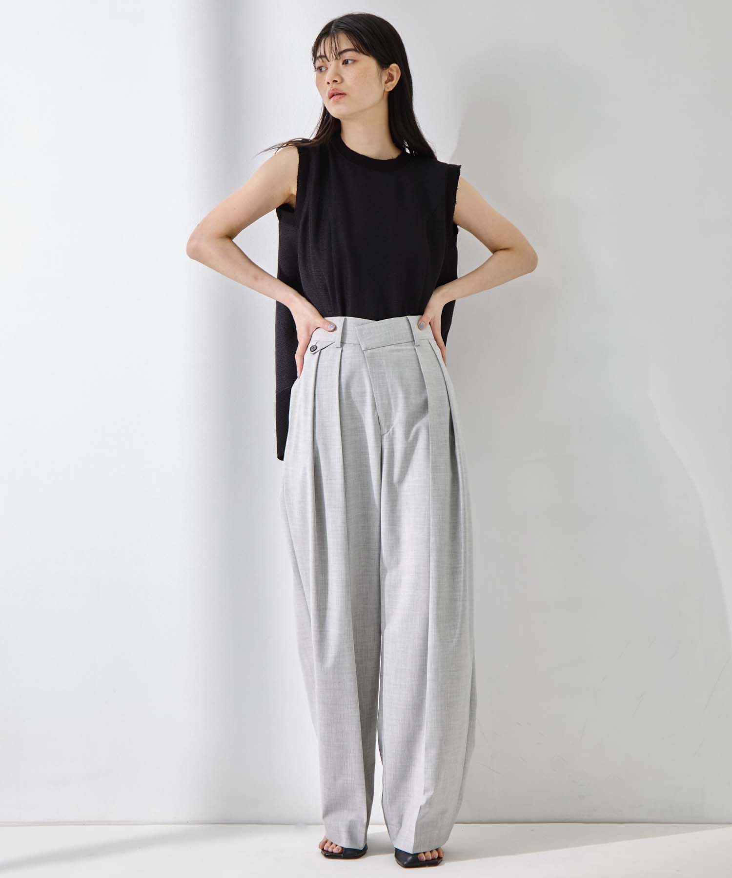 Sleeveless Washable Mesh Blouse STUDIOUS