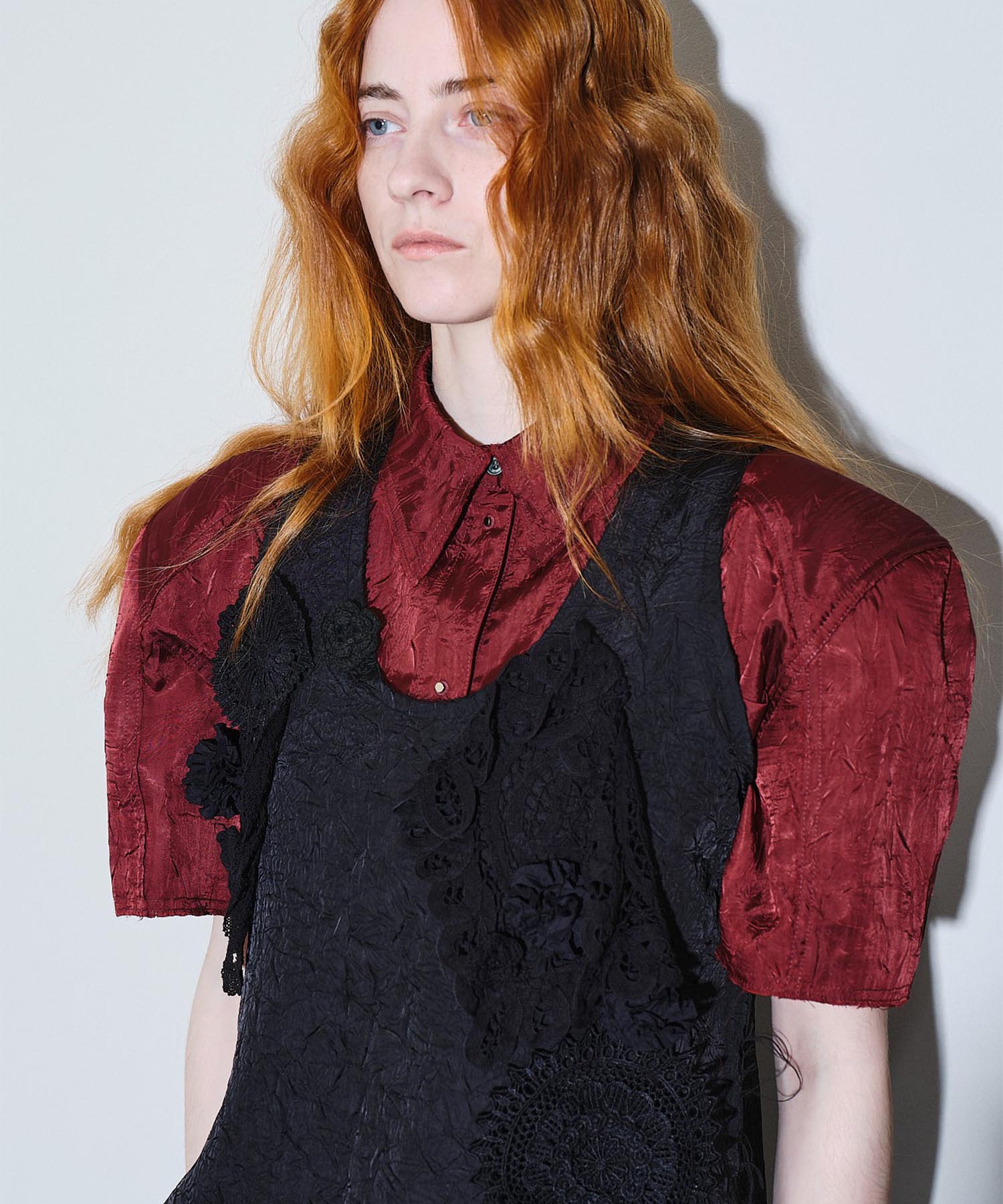 Darning motif tops HEELAL