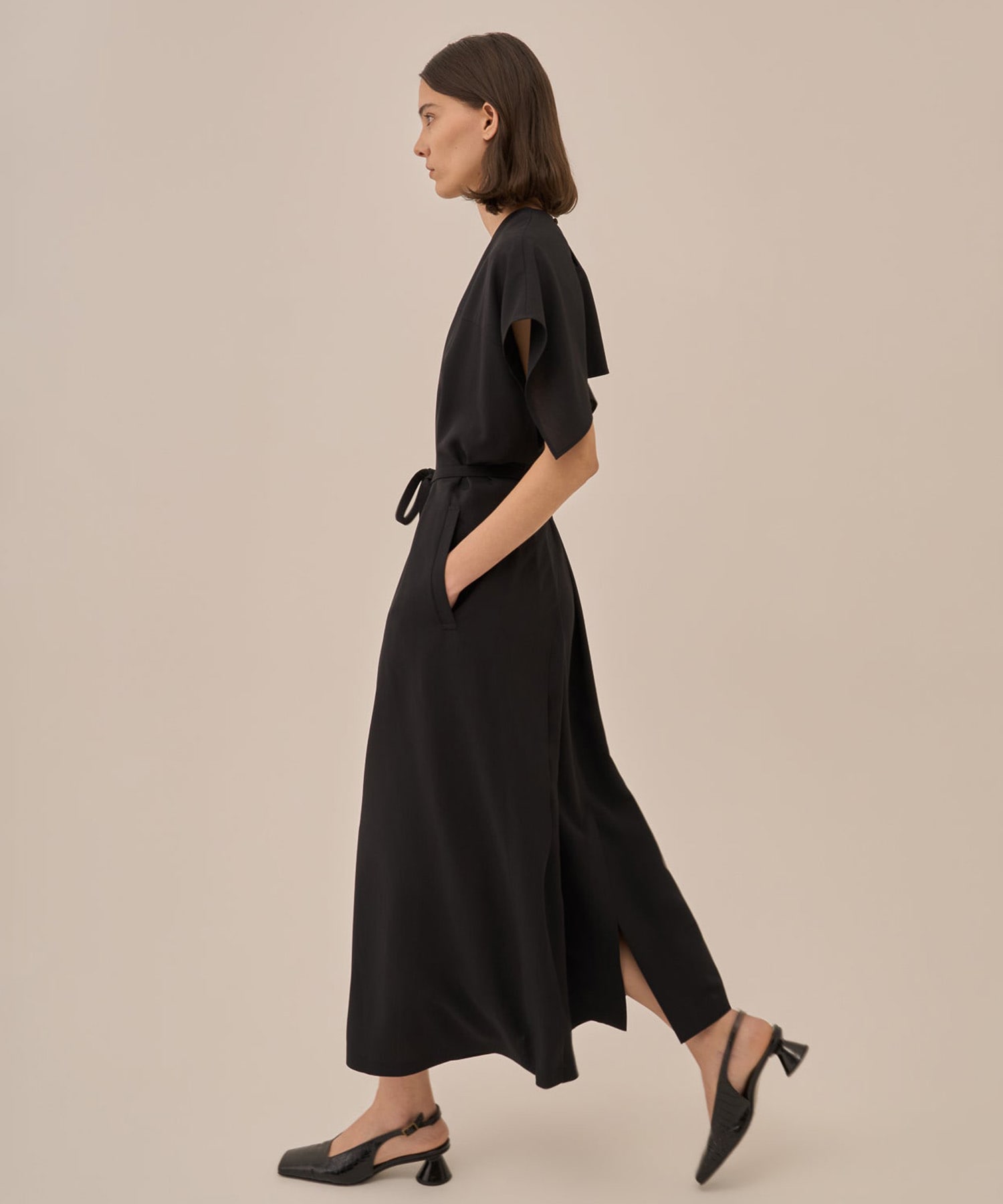 Selina back cape dress AKIRANAKA