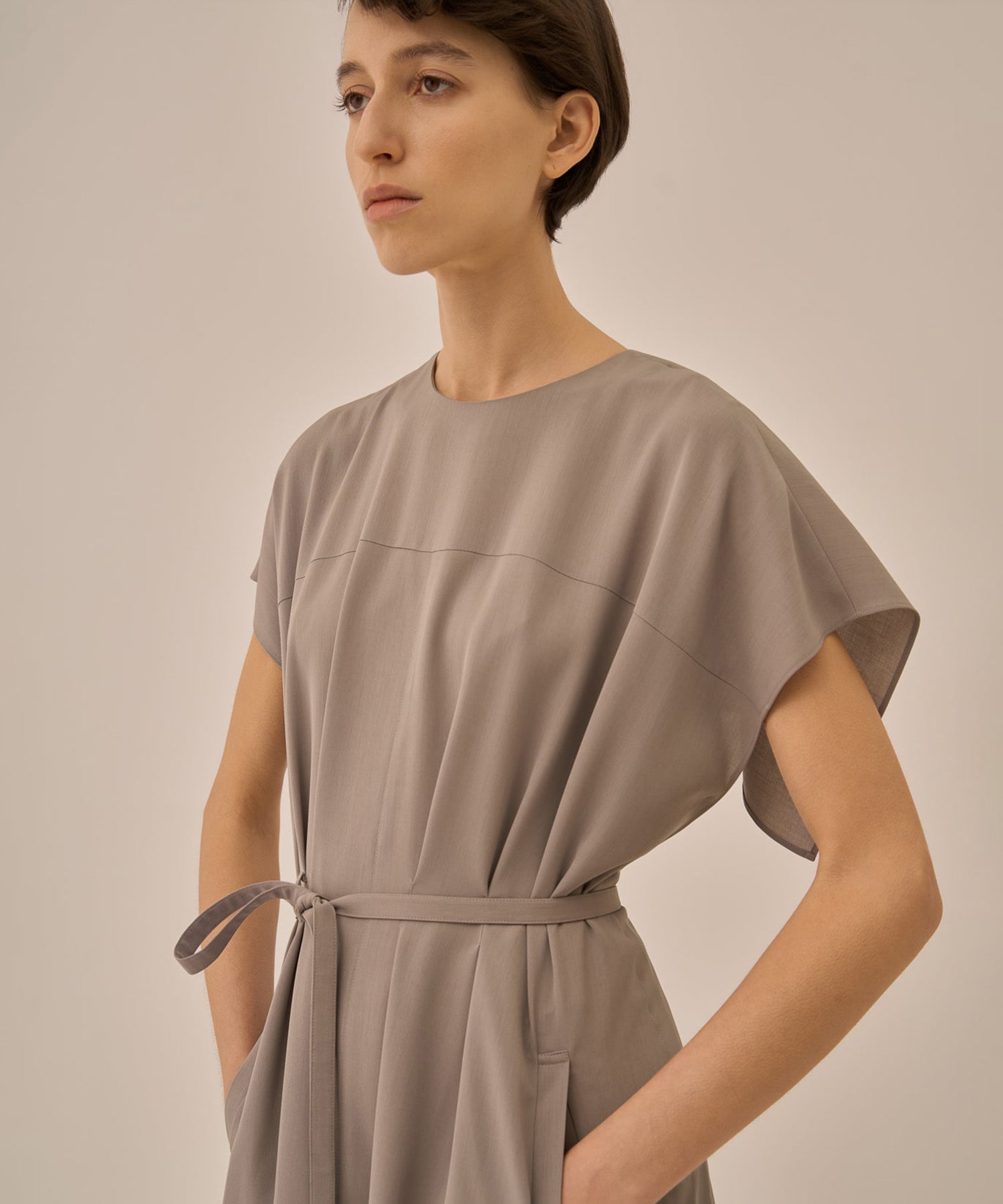 Selina back cape dress AKIRANAKA