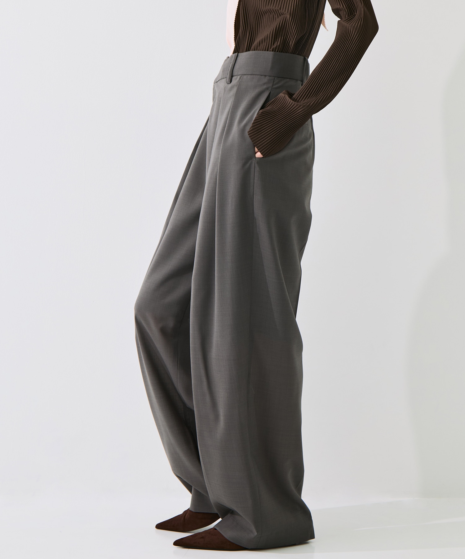 Double Tucked Trousers STUDIOUS